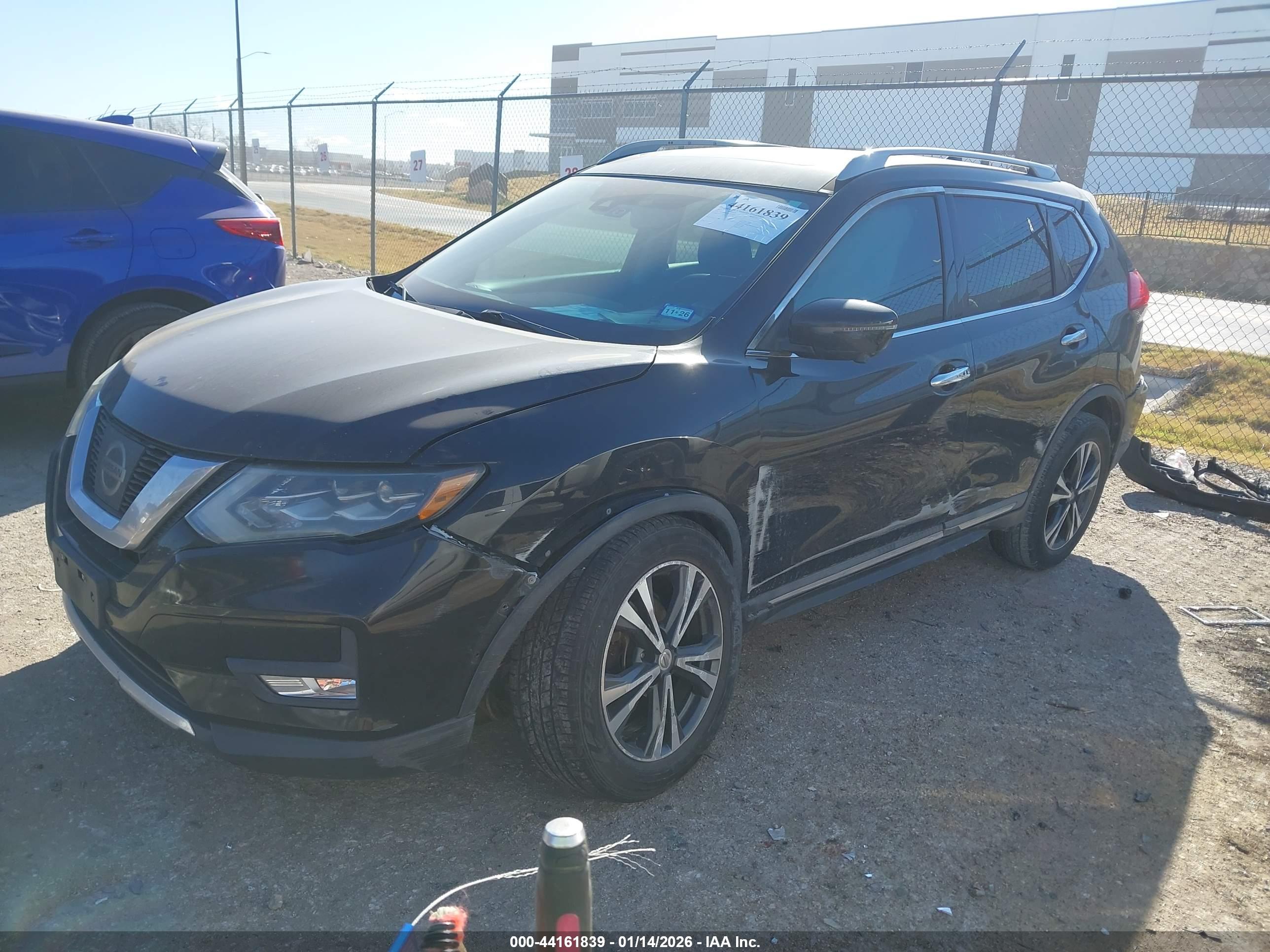 NISSAN ROGUE image 2