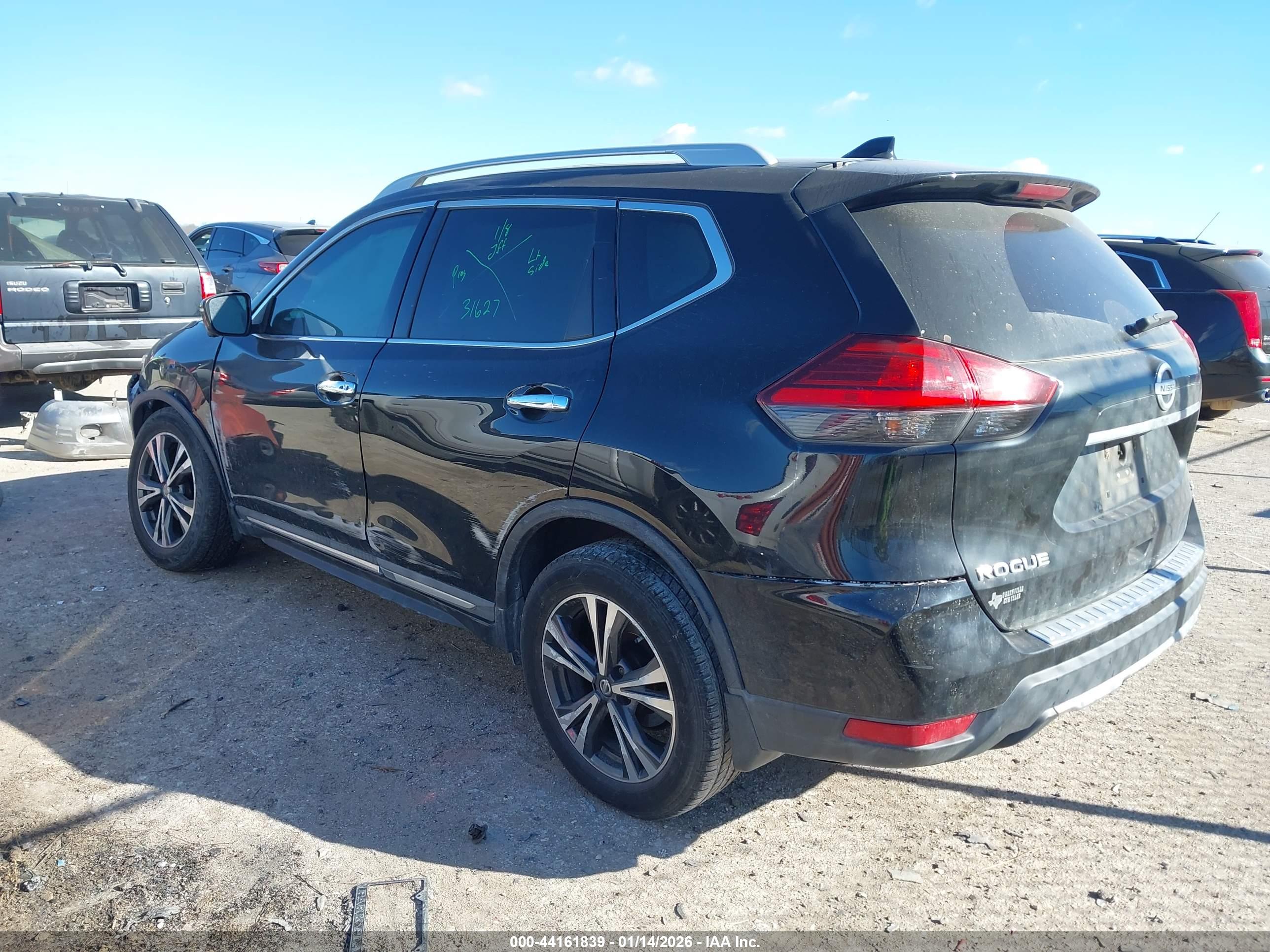 NISSAN ROGUE image 3