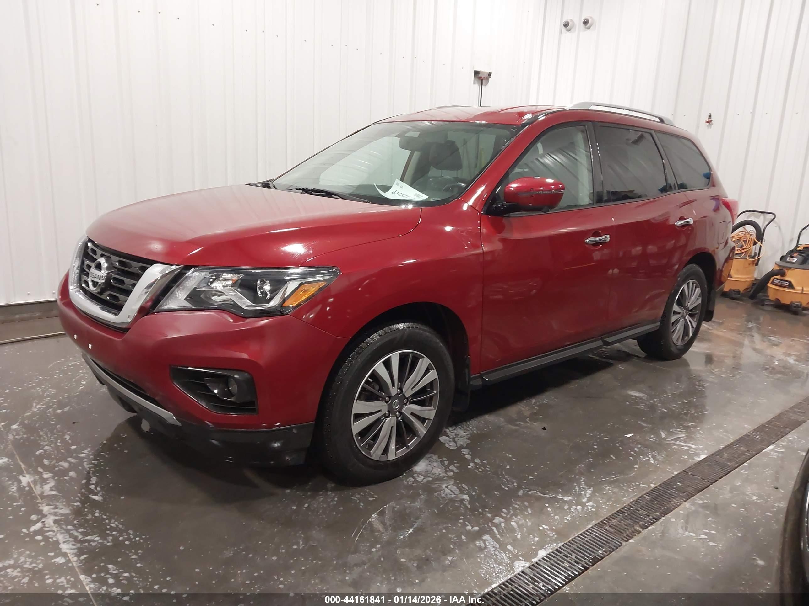 NISSAN PATHFINDER image 2