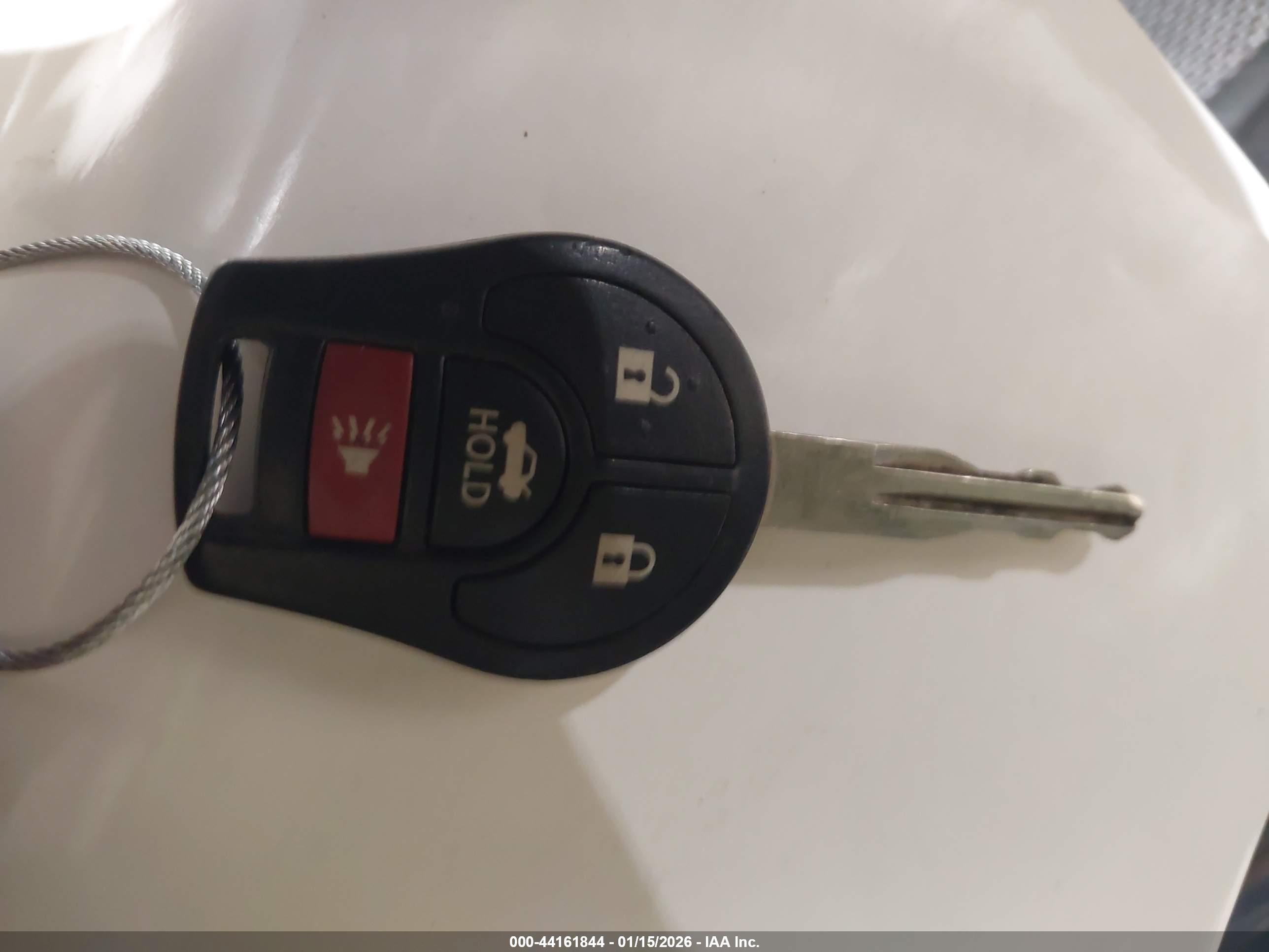 NISSAN VERSA image 11