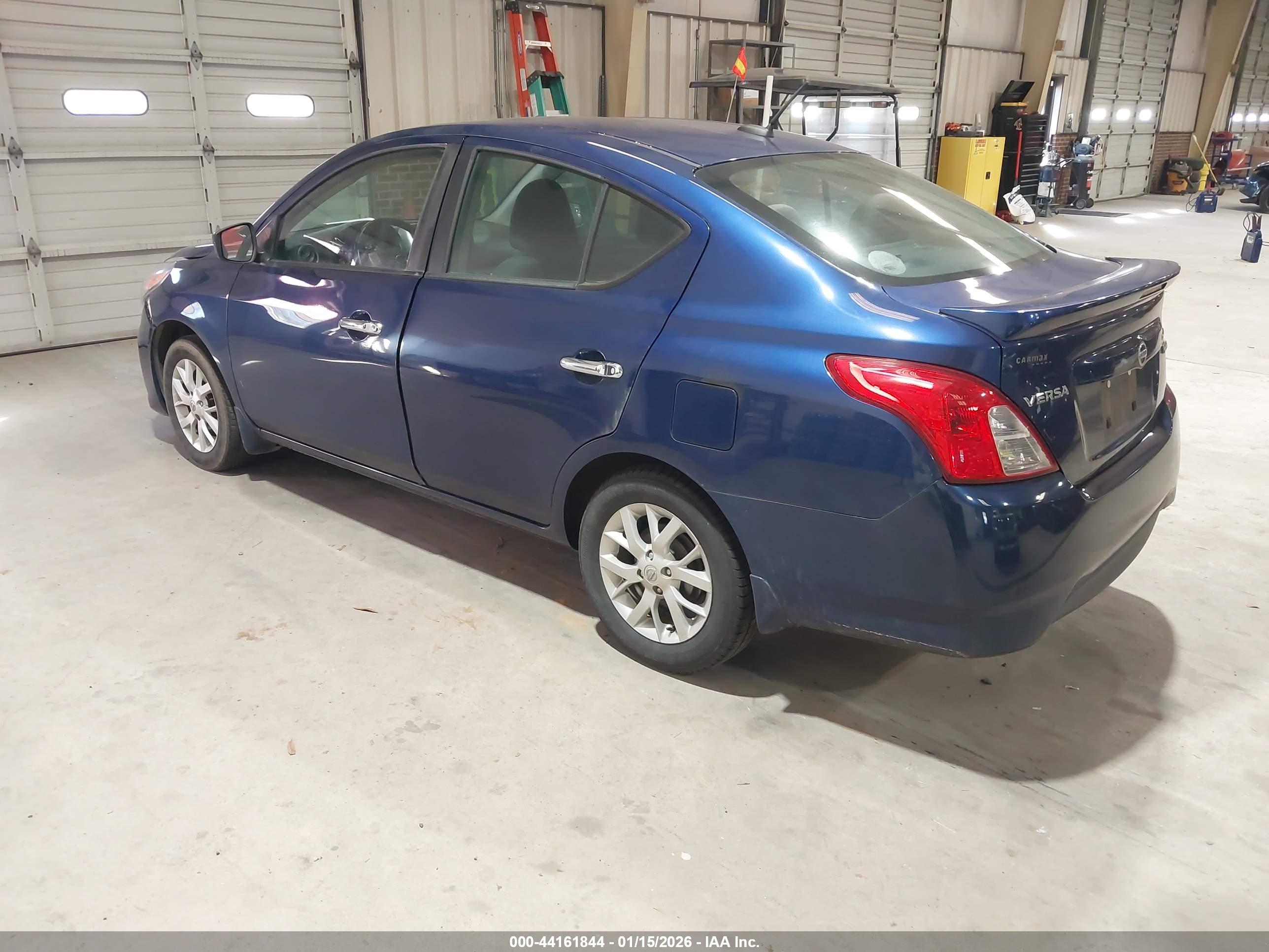 NISSAN VERSA image 3