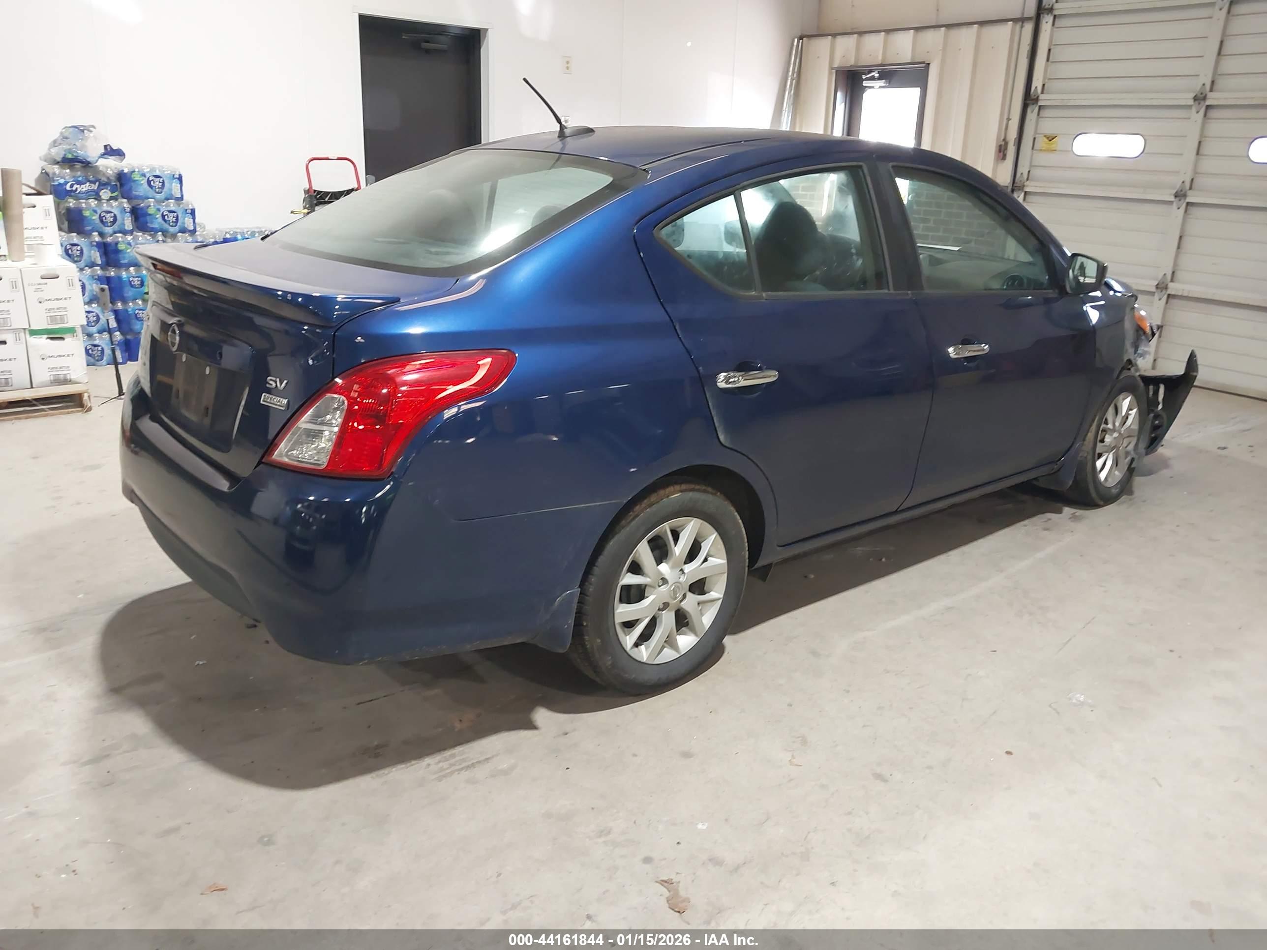 NISSAN VERSA image 4