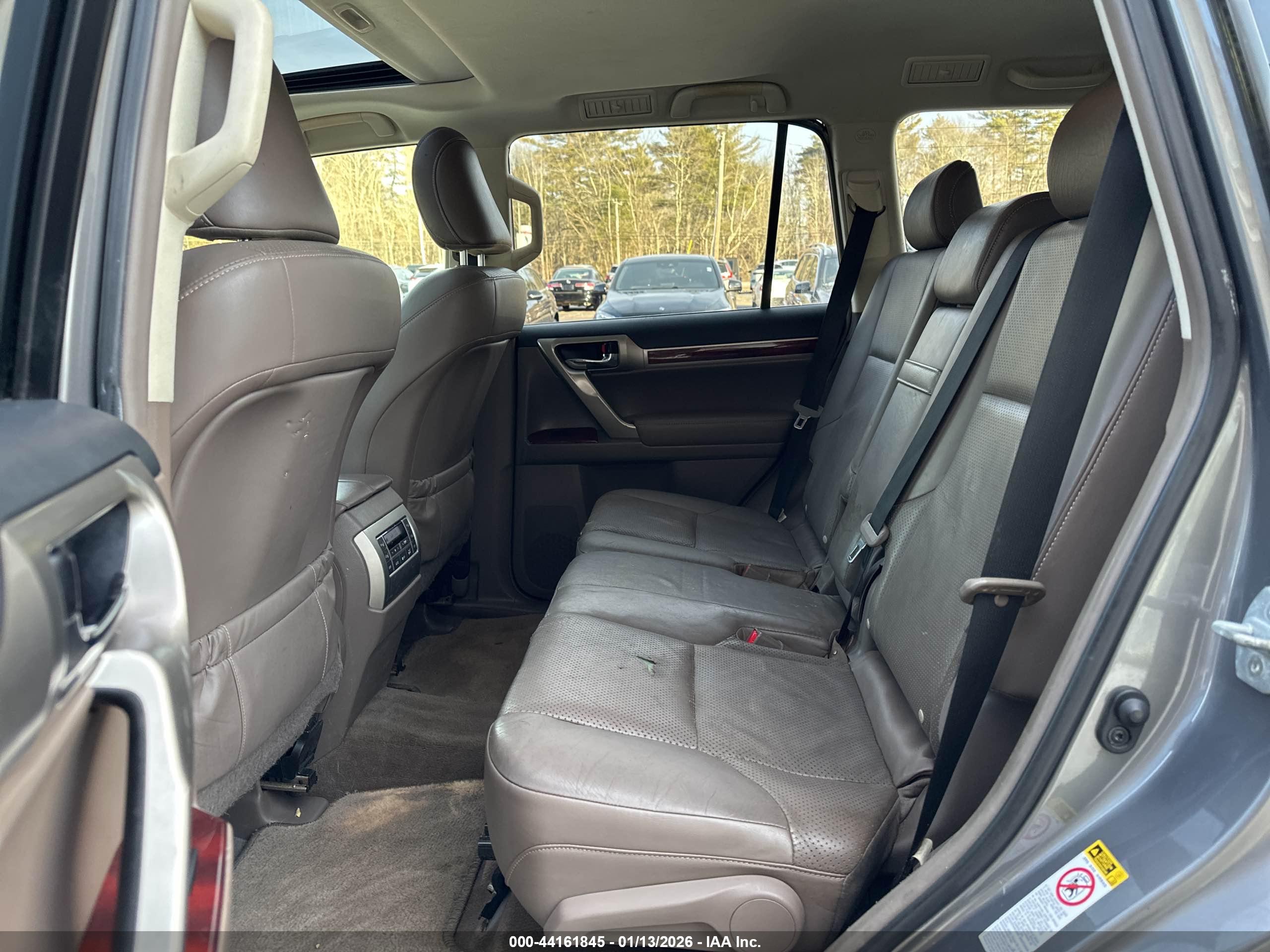 LEXUS GX image 8