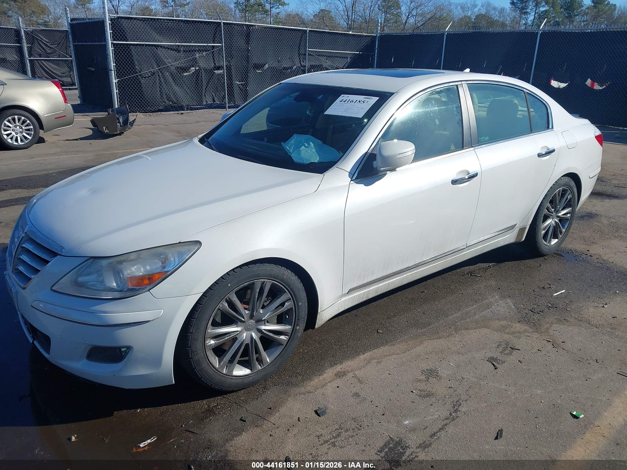 HYUNDAI GENESIS image 2