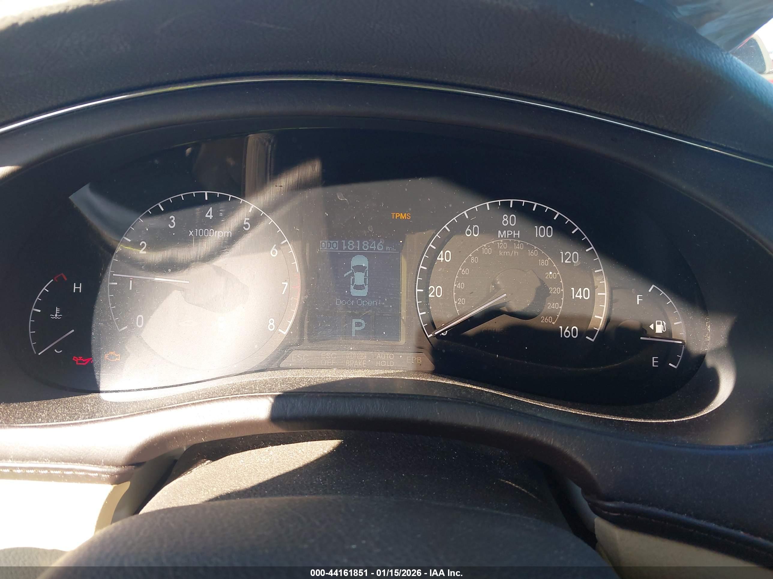 HYUNDAI GENESIS image 7