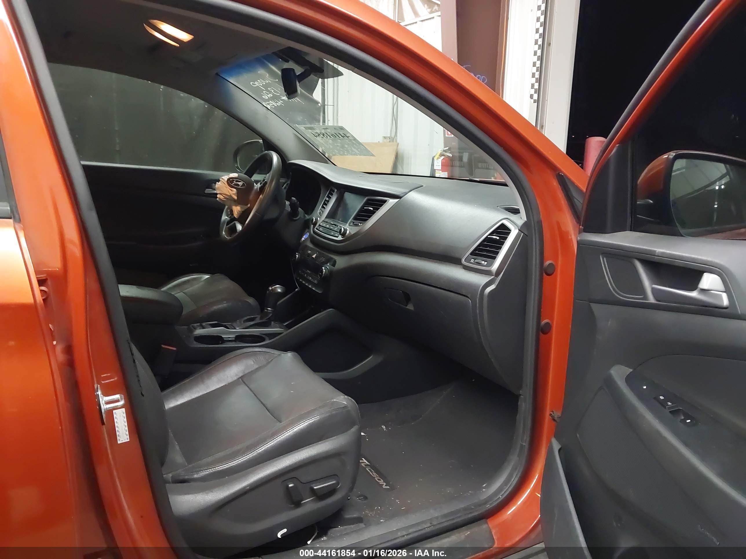 HYUNDAI TUCSON image 5