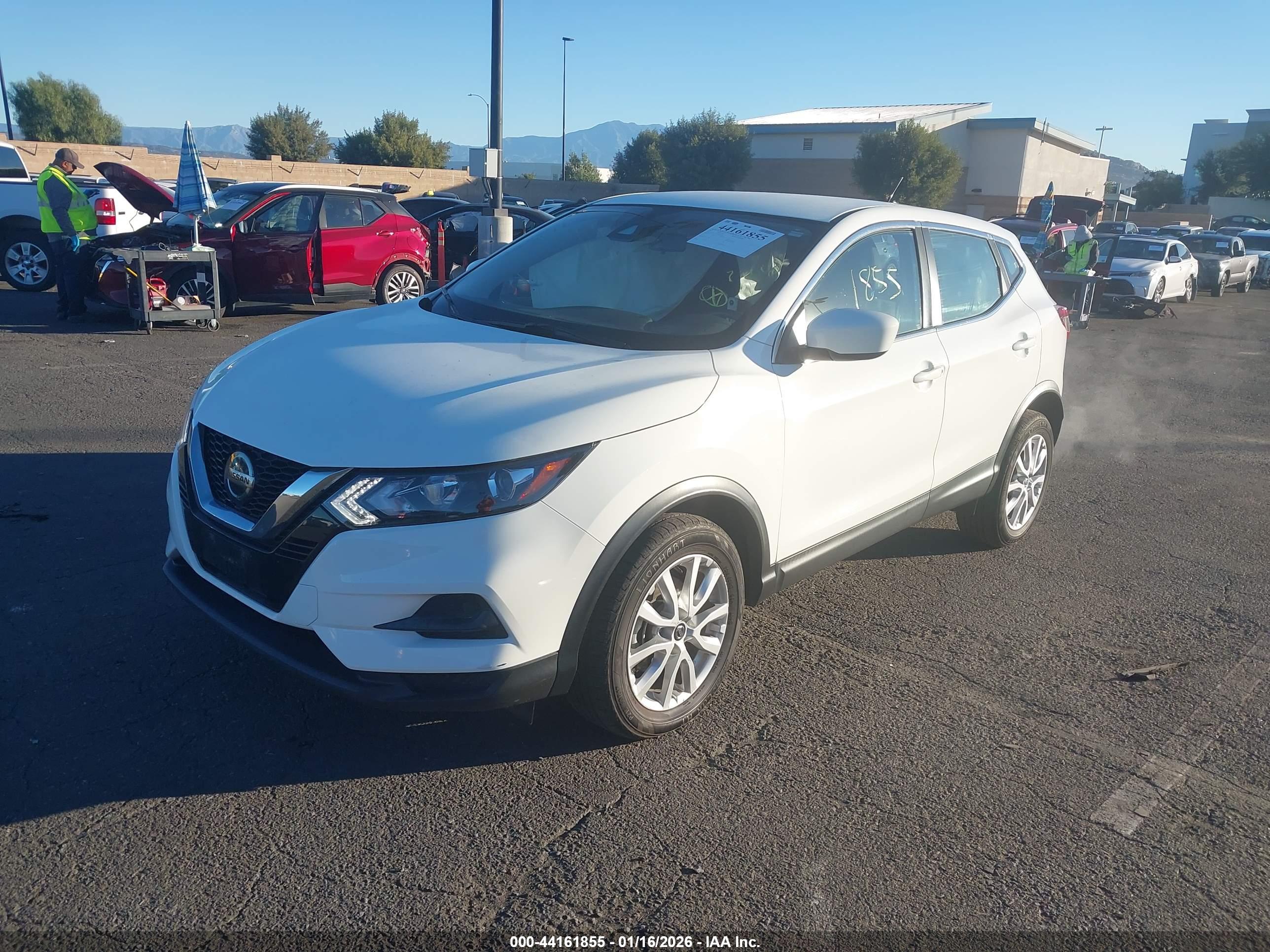 NISSAN ROGUE image 2