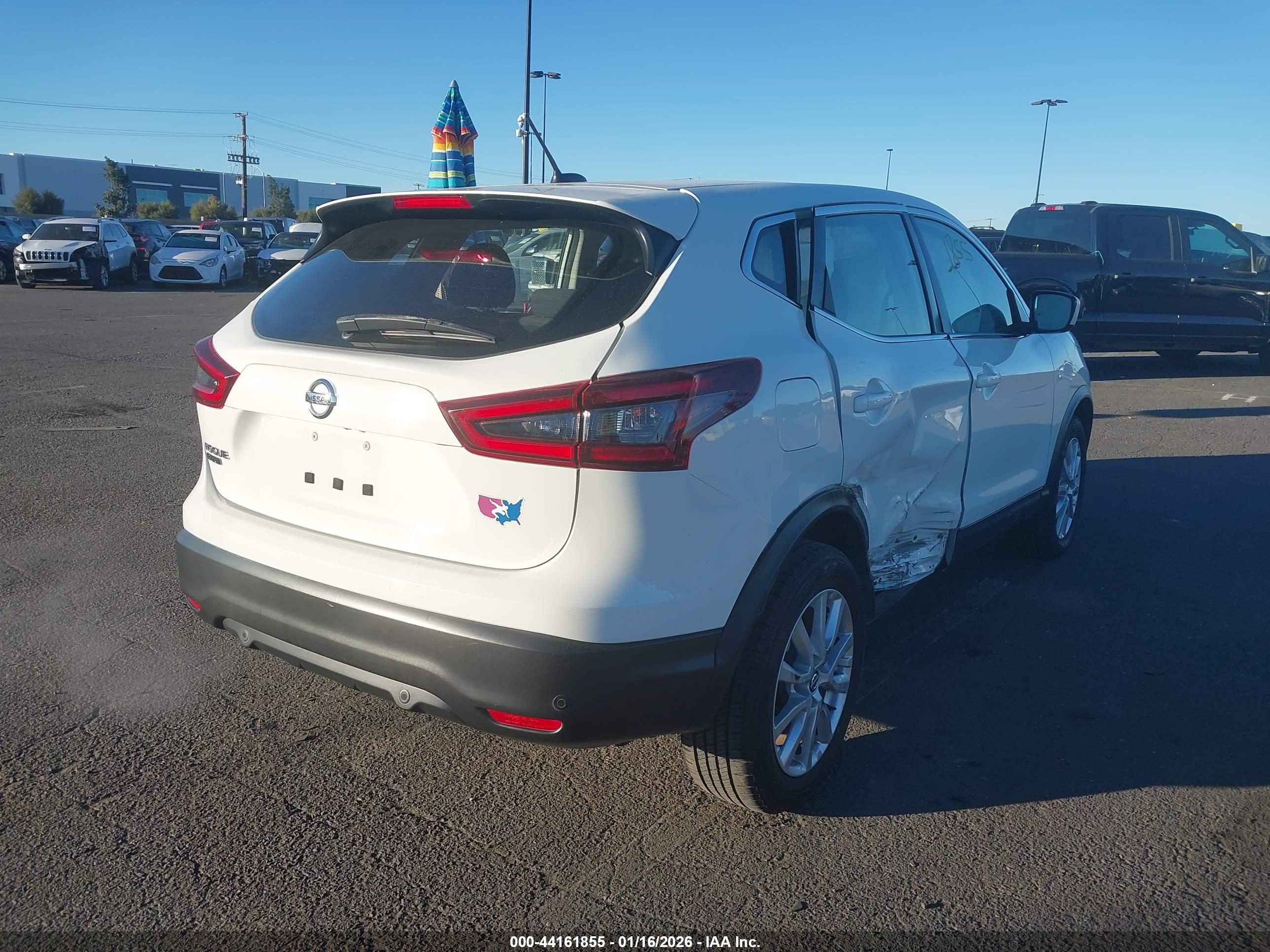 NISSAN ROGUE image 4