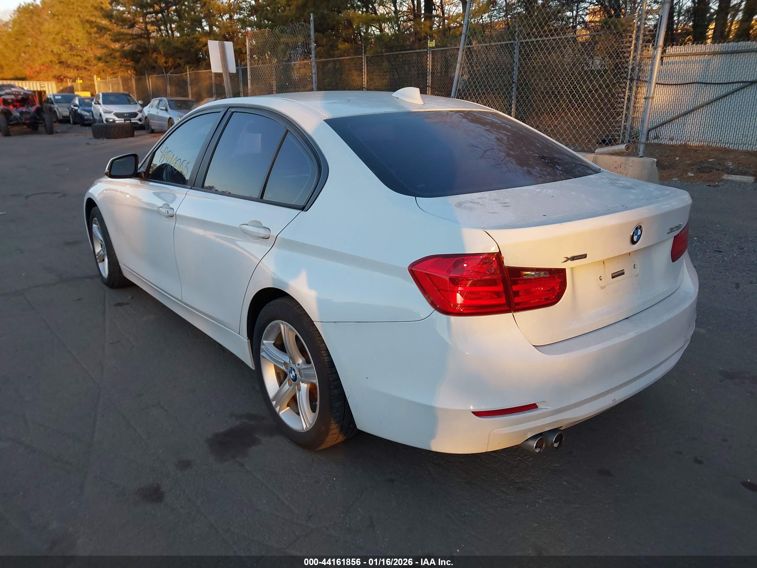 BMW 328I image 3