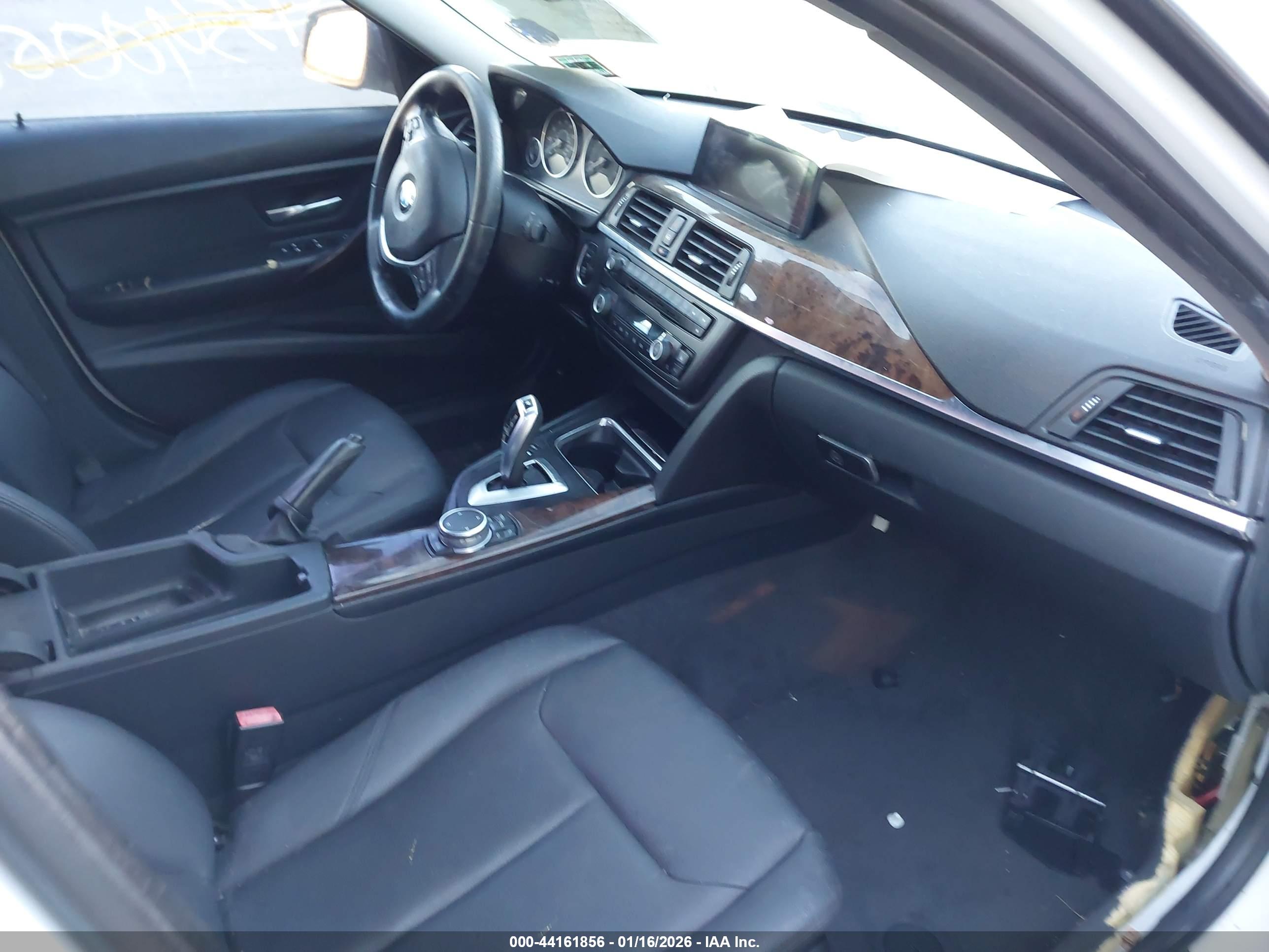 BMW 328I image 5