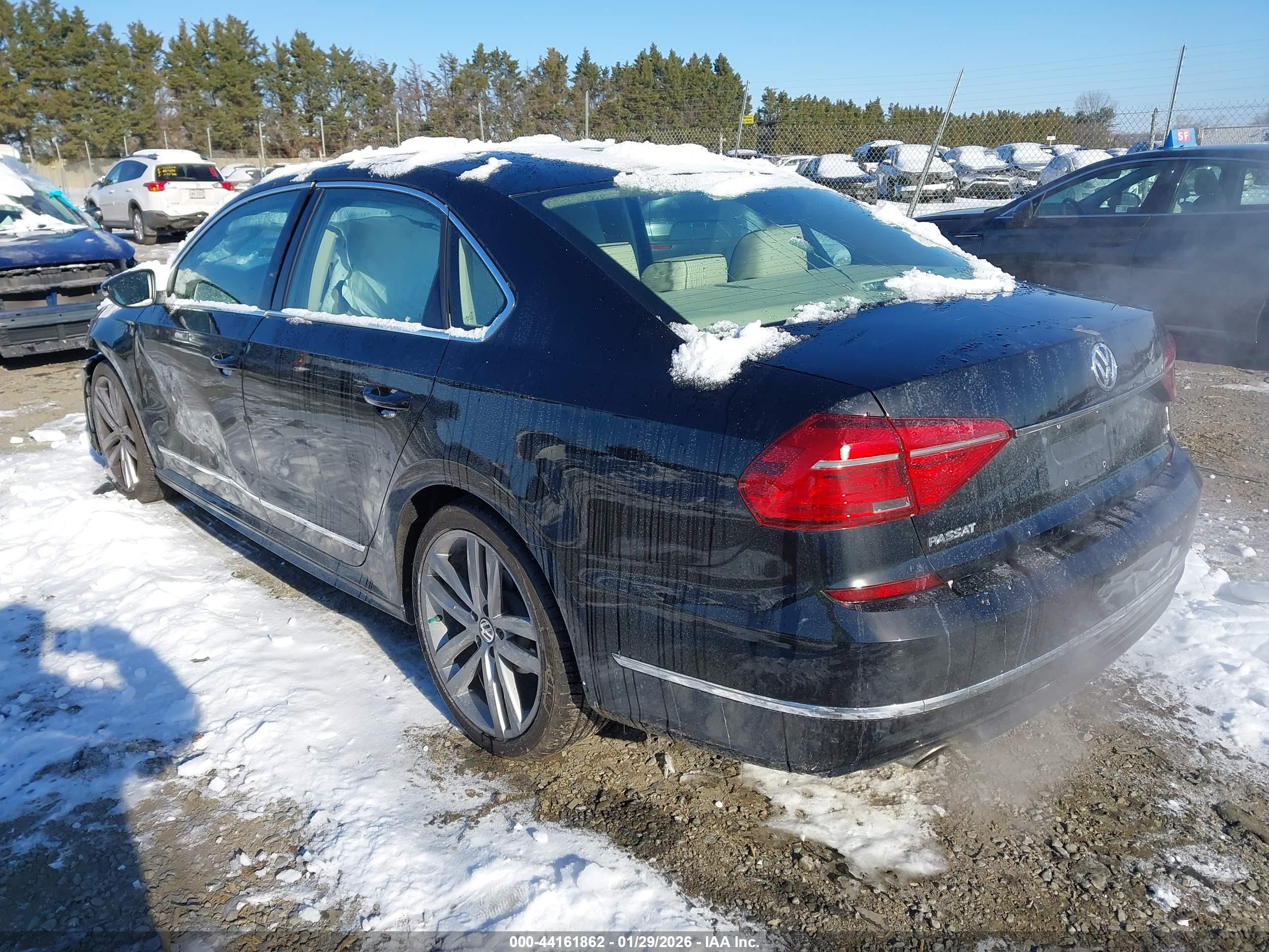 VOLKSWAGEN PASSAT image 3