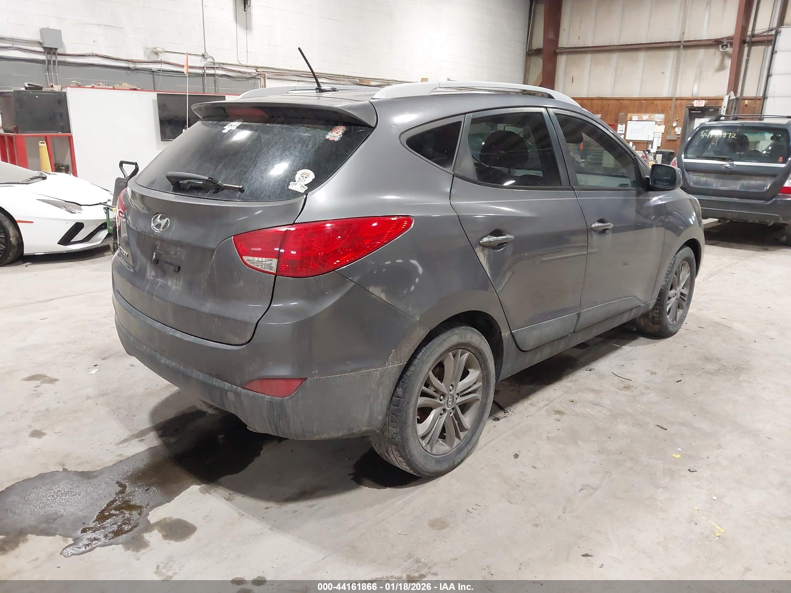 HYUNDAI TUCSON image 4