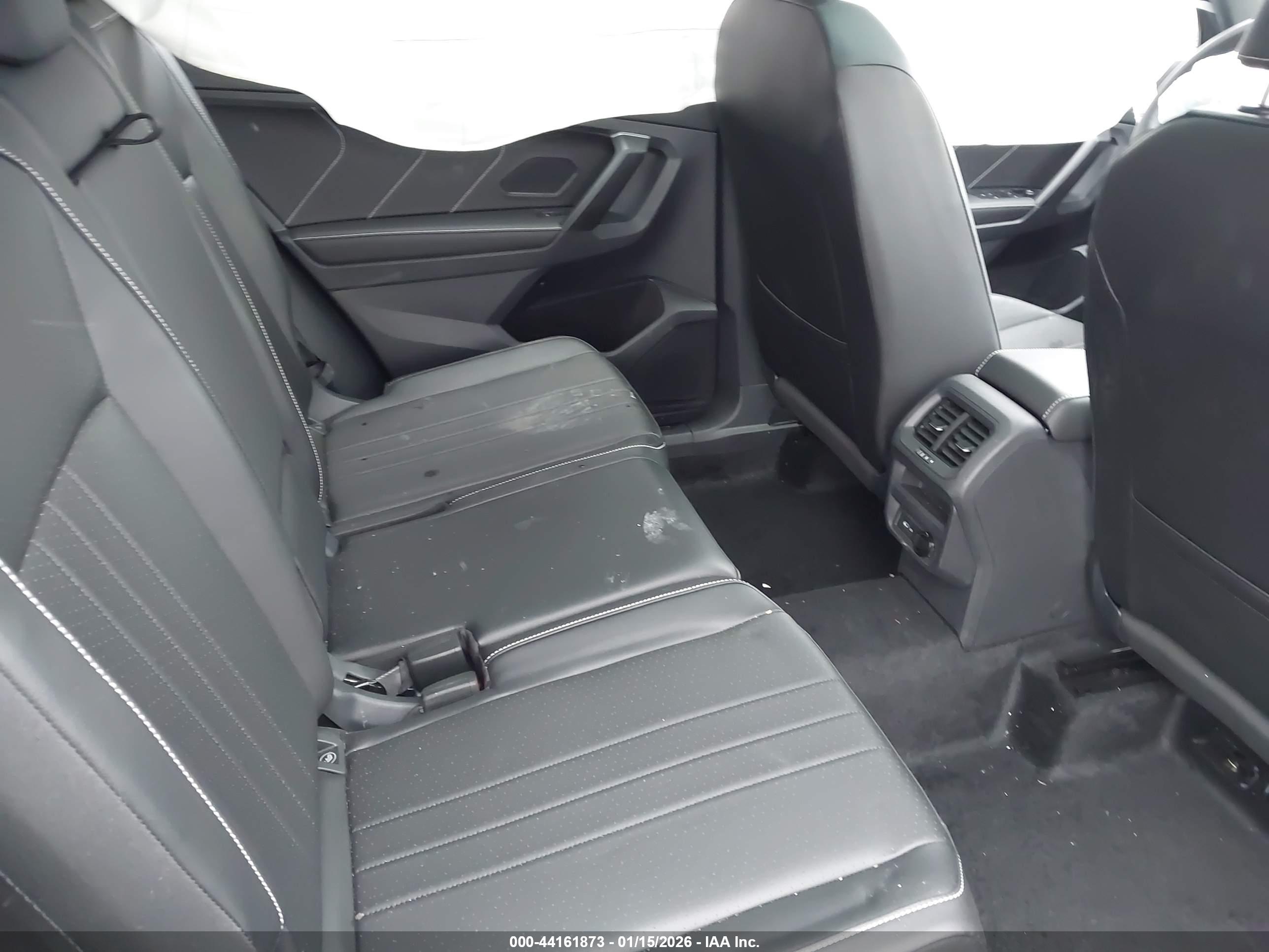 VOLKSWAGEN TIGUAN image 8