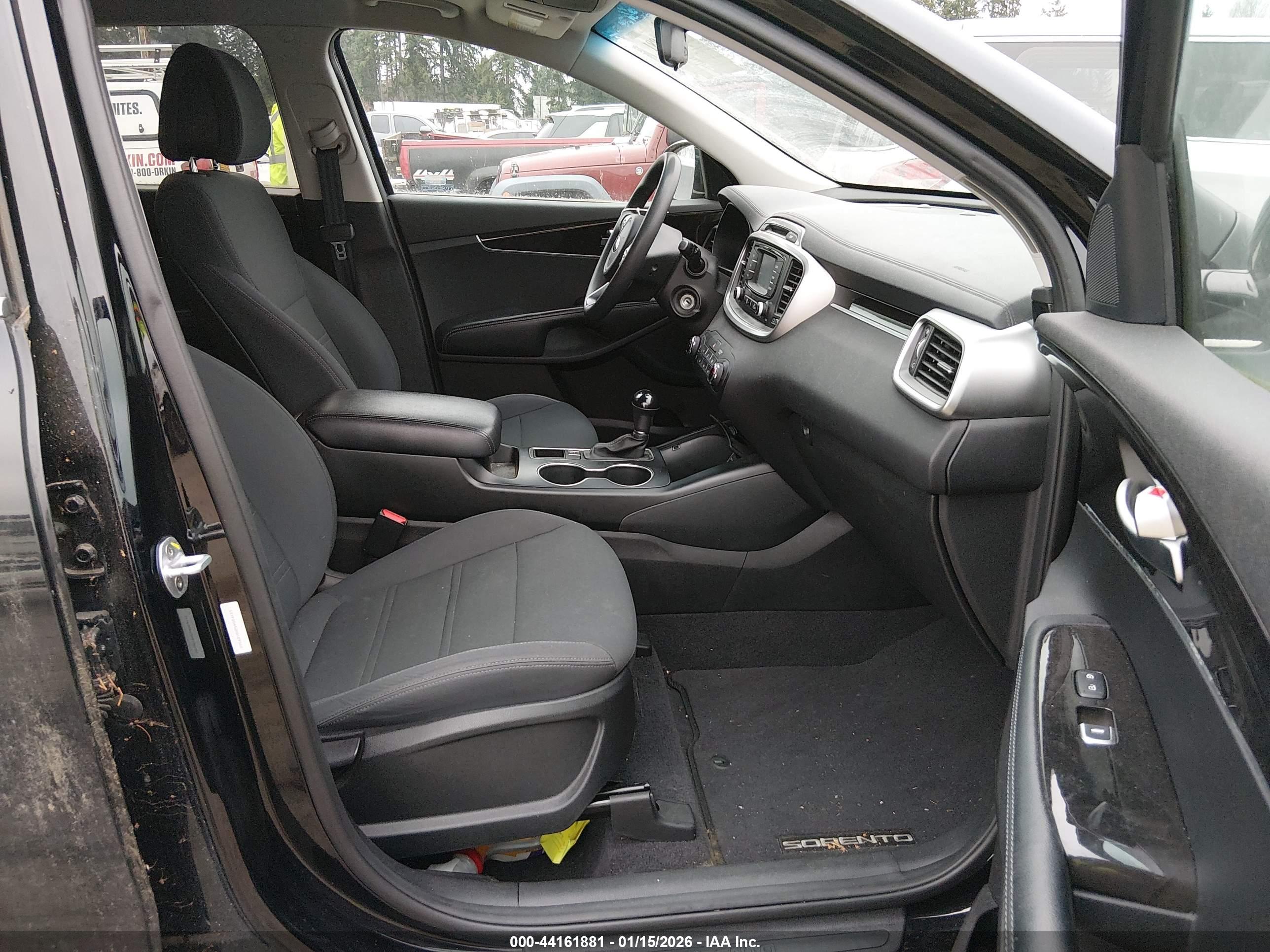 KIA SORENTO image 5