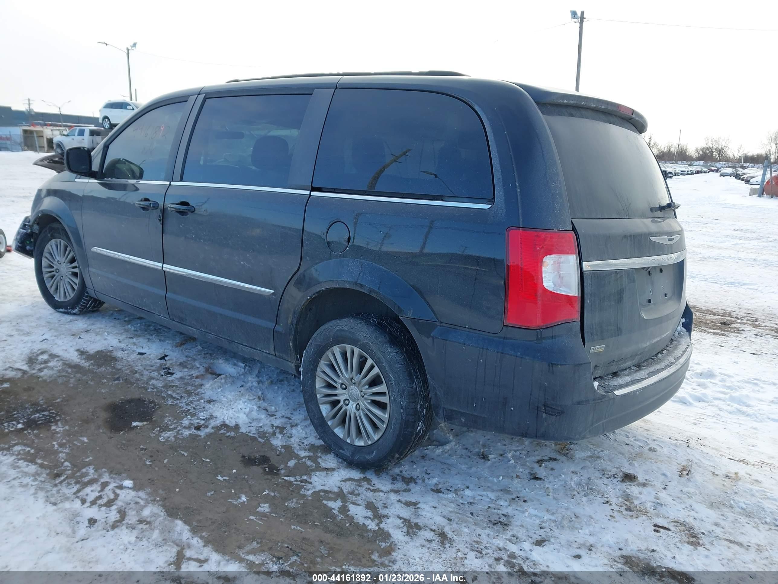 CHRYSLER TOWN image 3