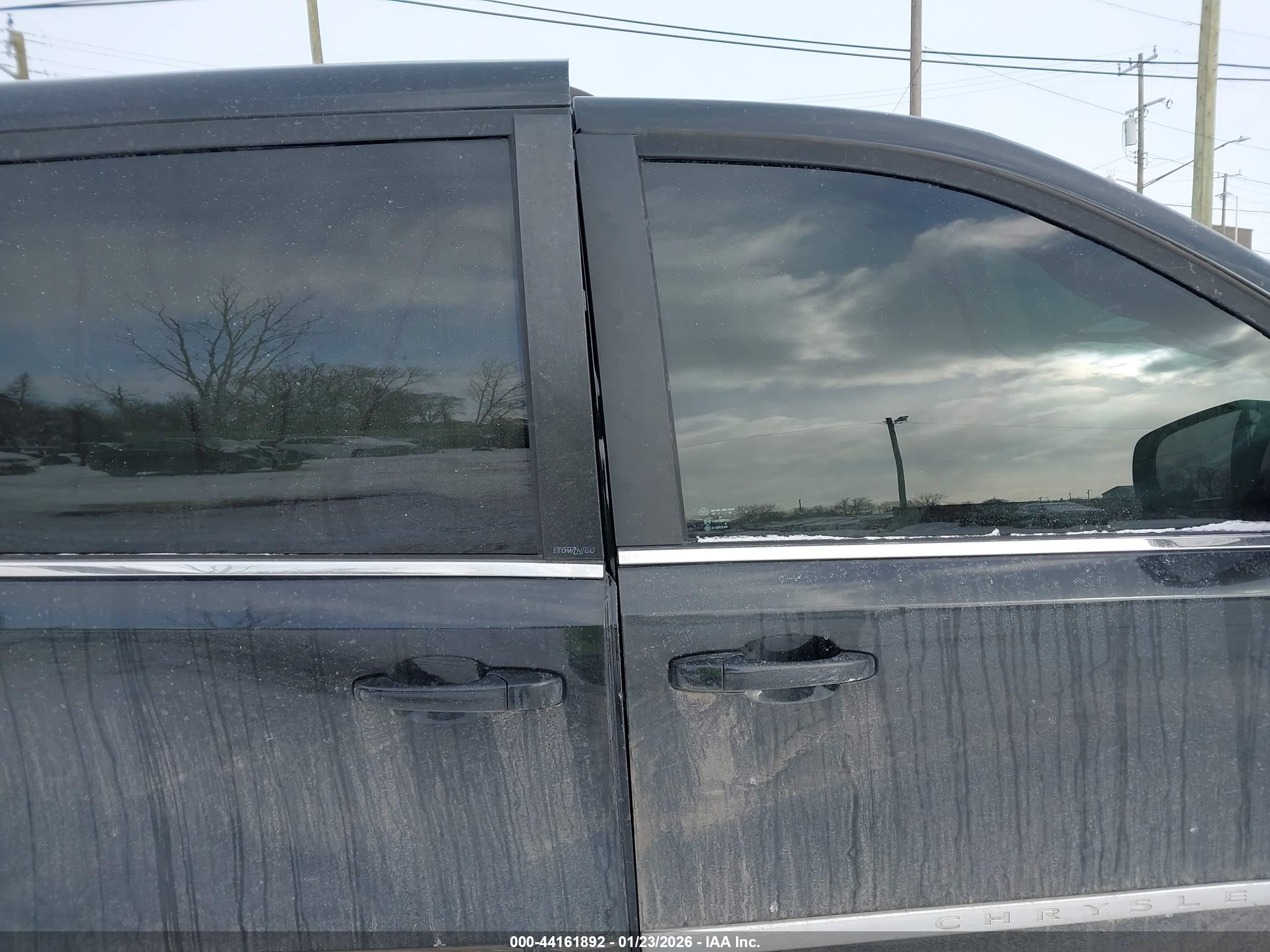 CHRYSLER TOWN image 5