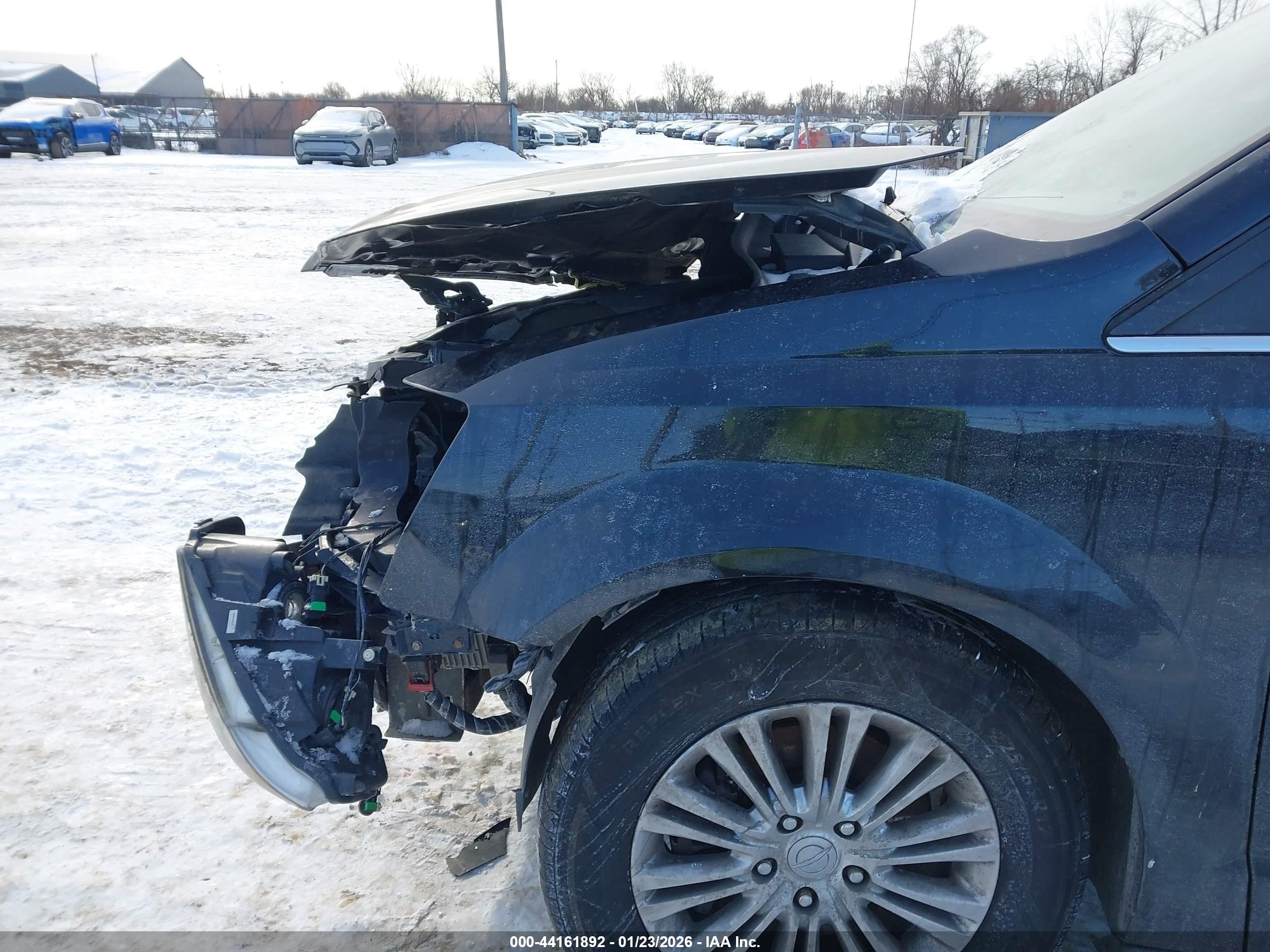 CHRYSLER TOWN image 6
