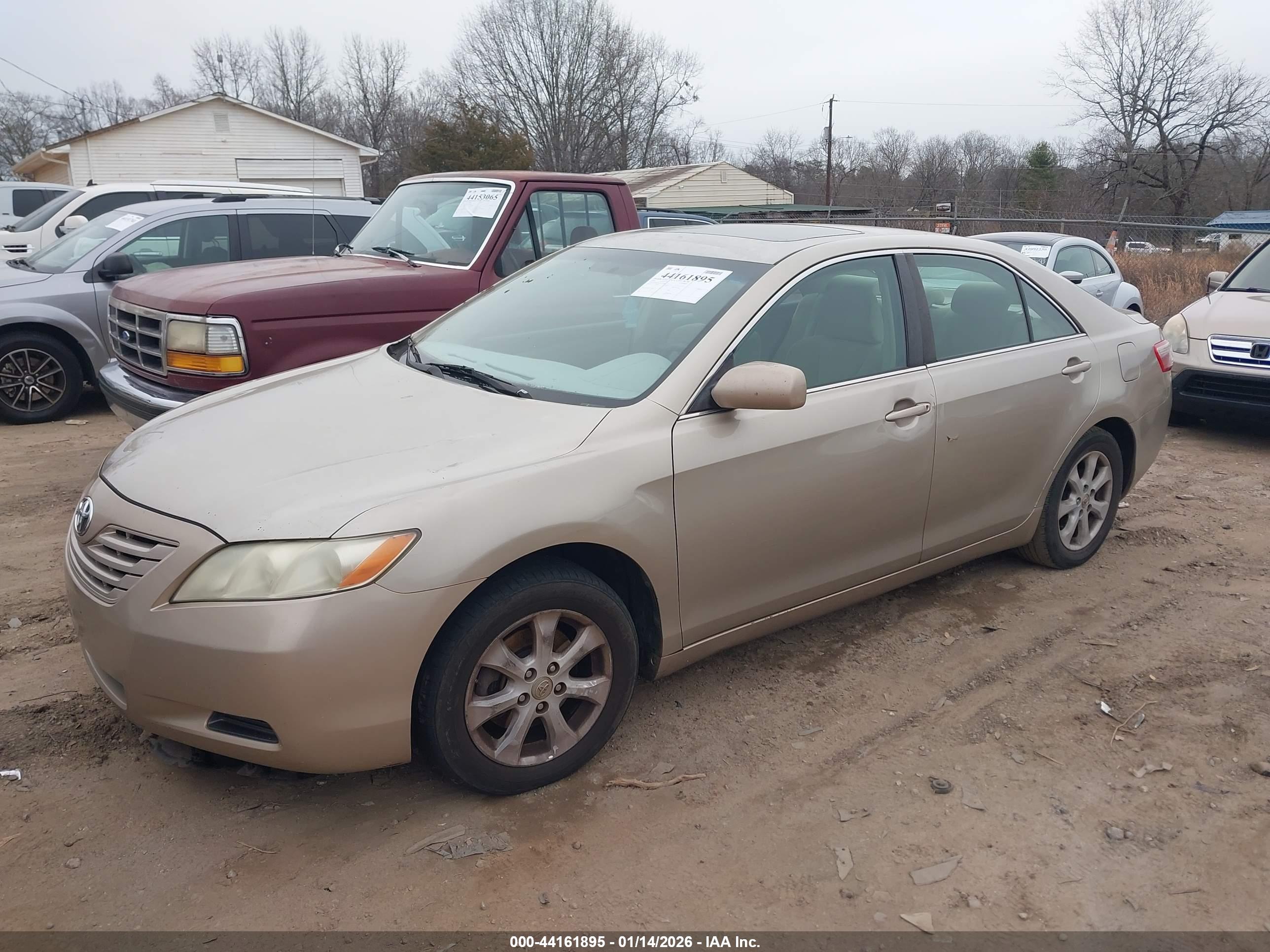 TOYOTA CAMRY image 2