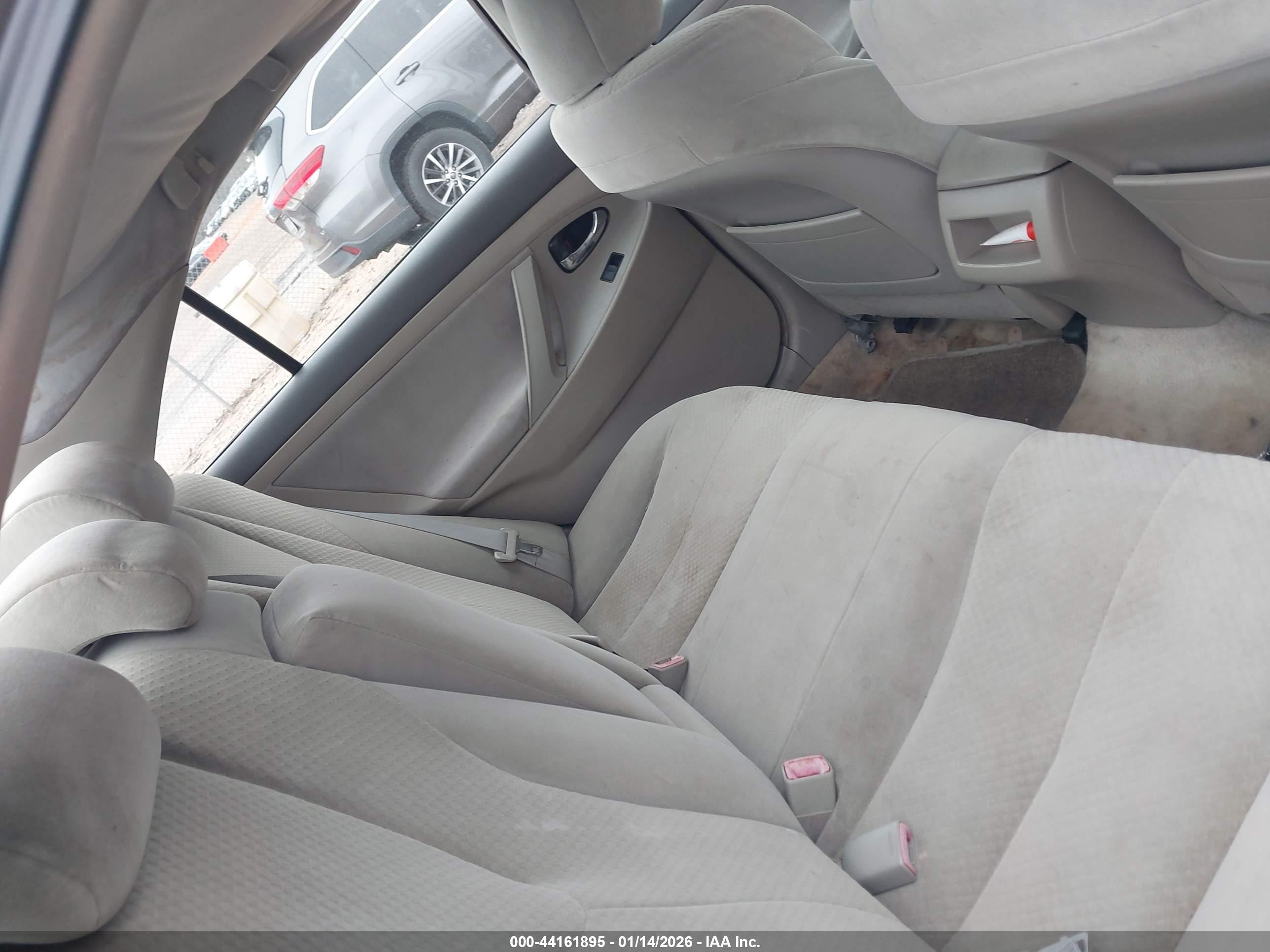 TOYOTA CAMRY image 8