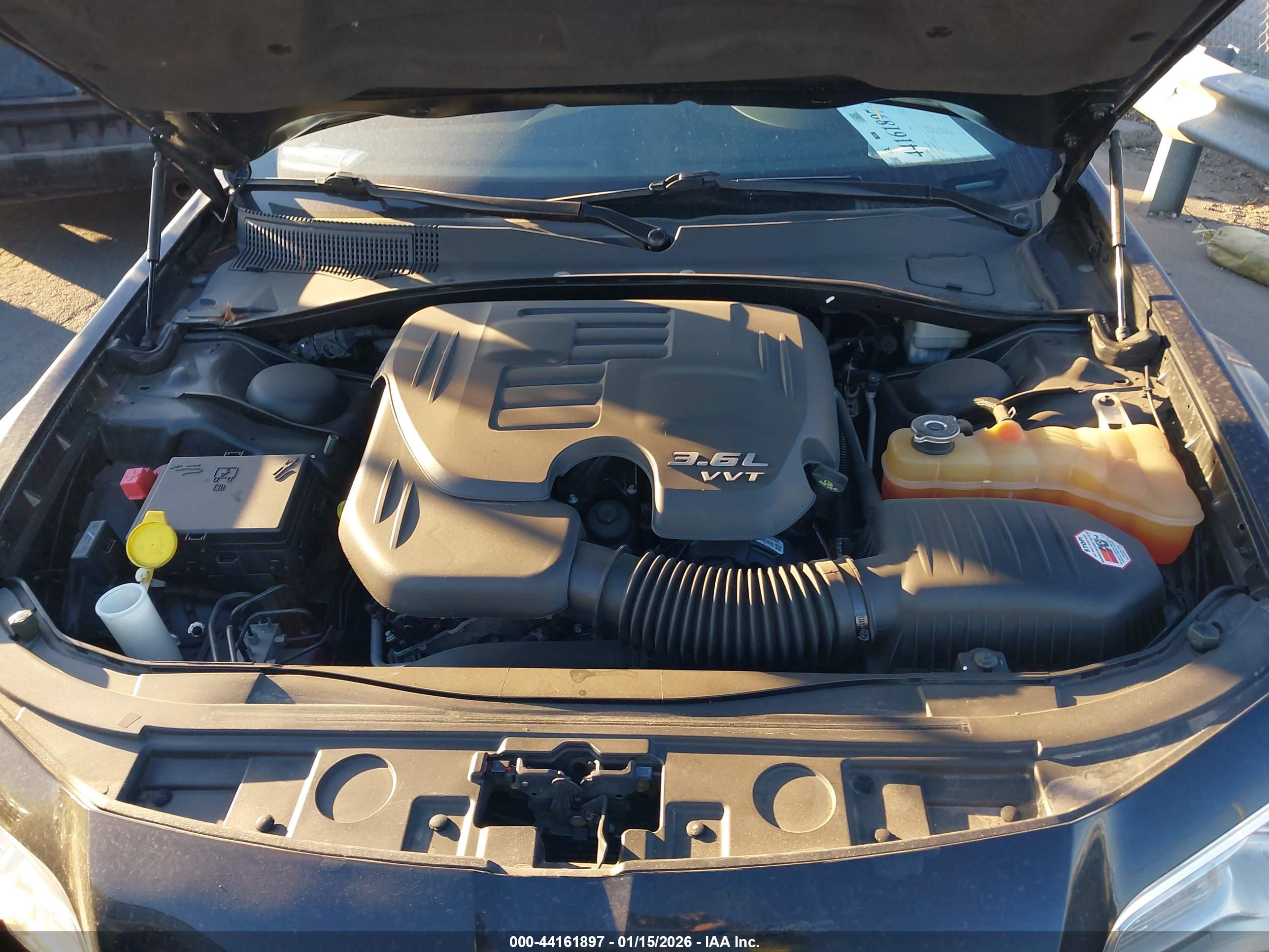CHRYSLER 300C image 10