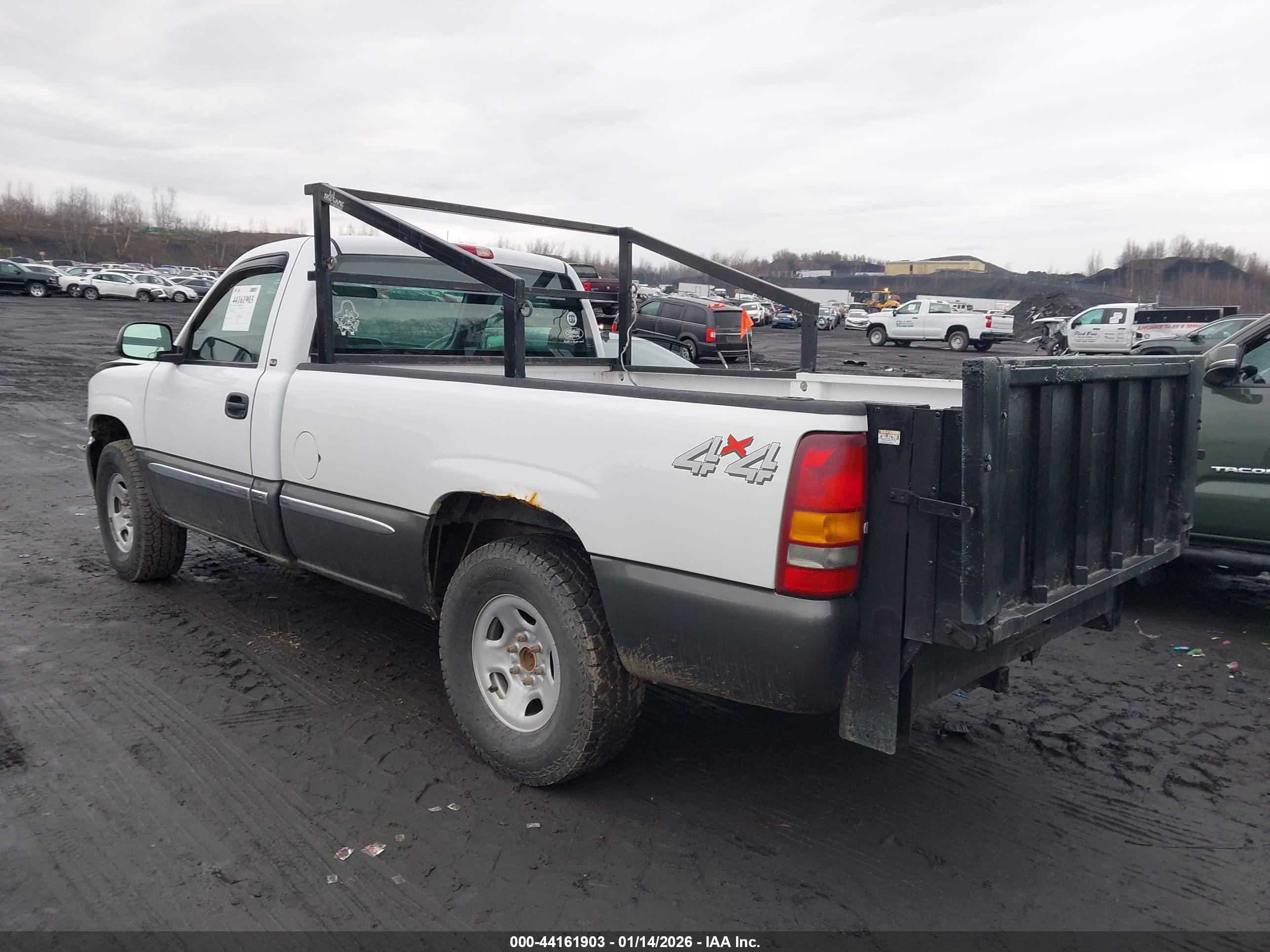 GMC SIERRA image 3