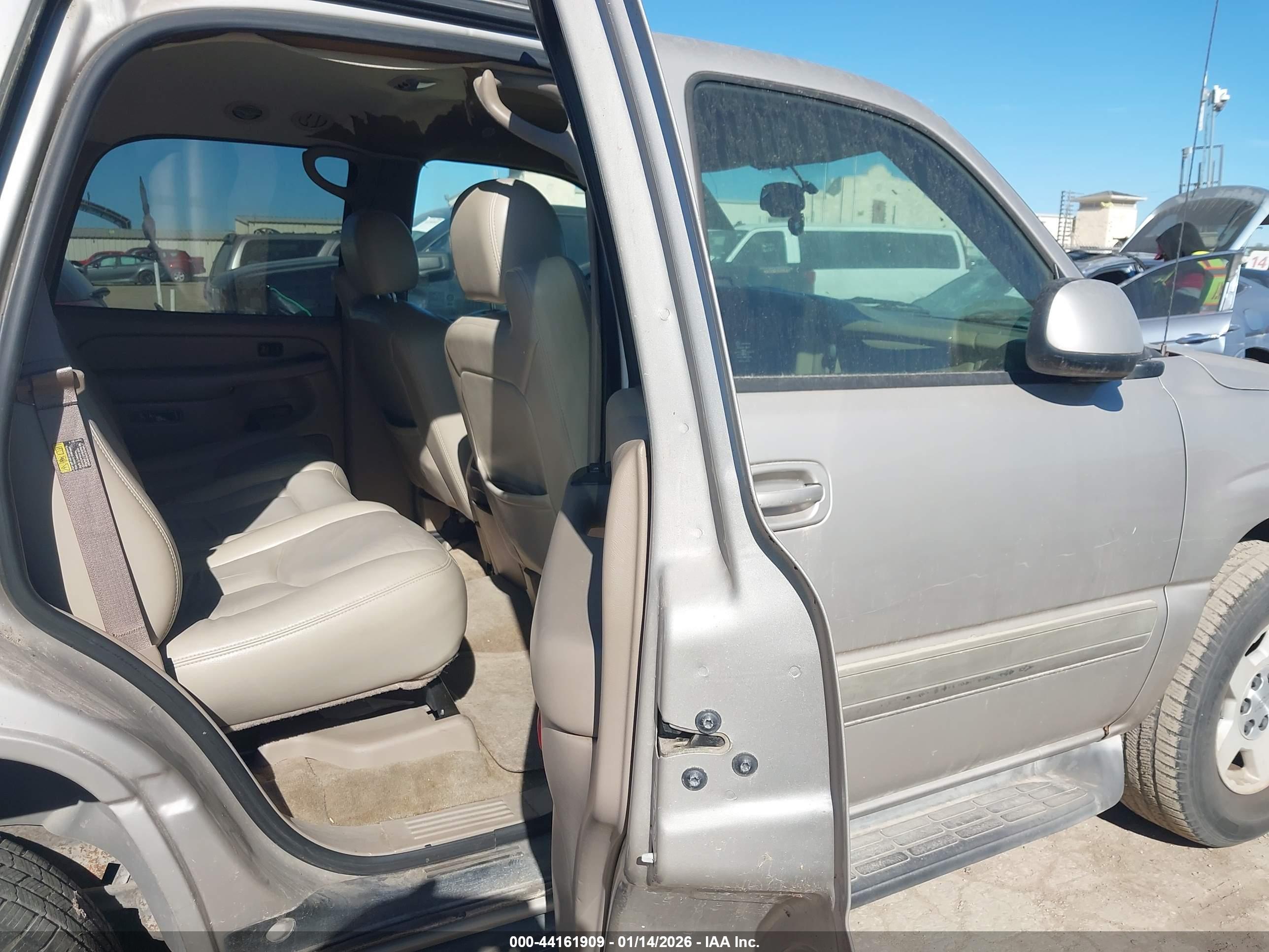 CHEVROLET TAHOE image 8