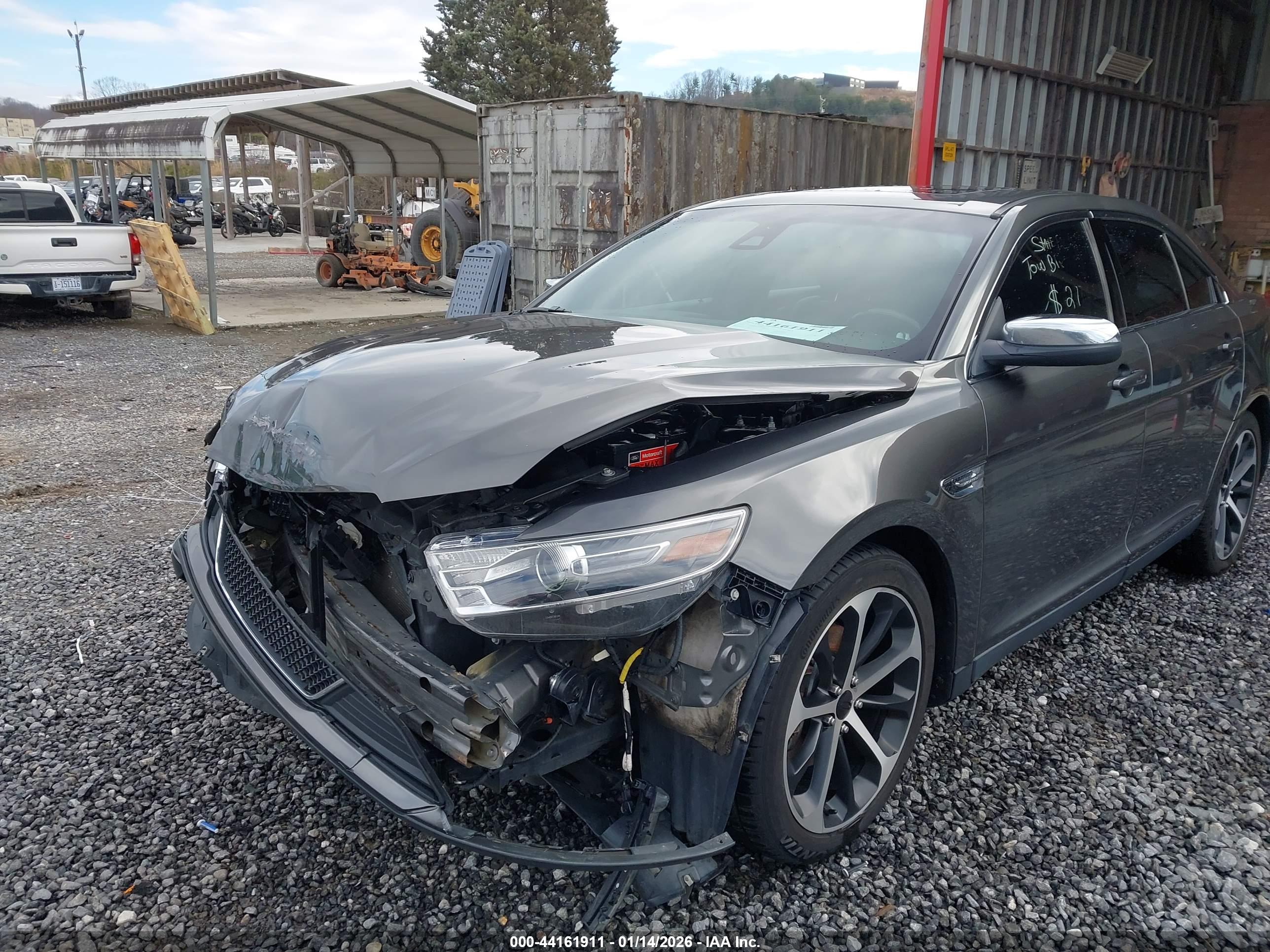 FORD TAURUS image 2