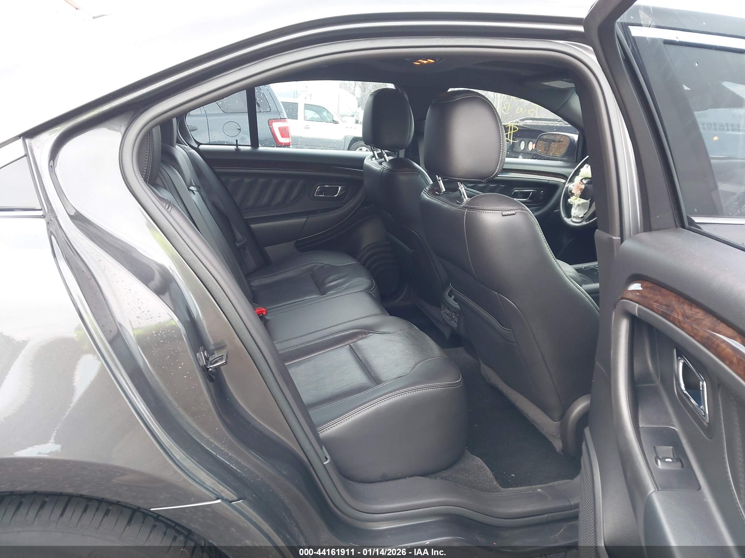 FORD TAURUS image 8