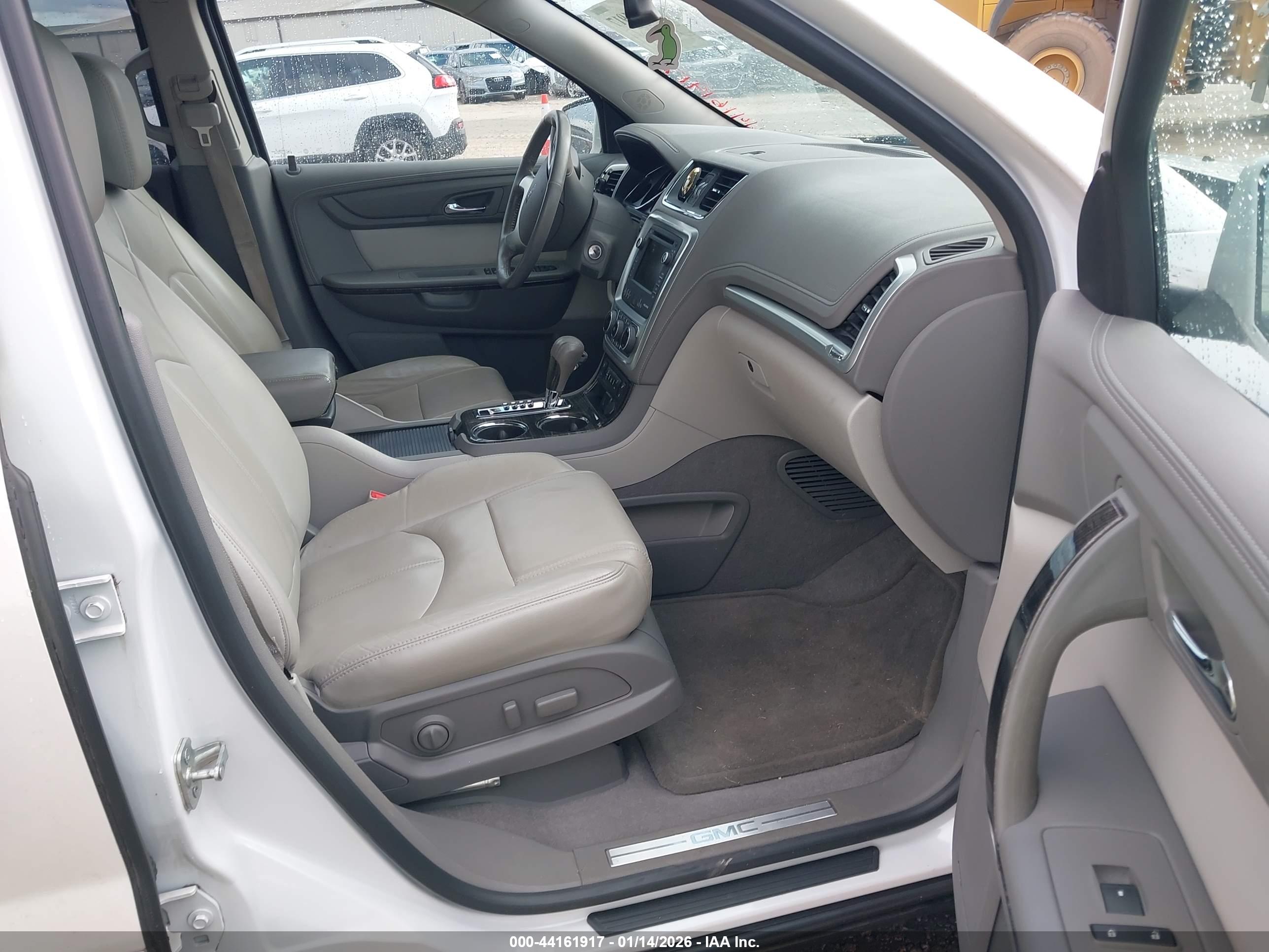 GMC ACADIA image 5