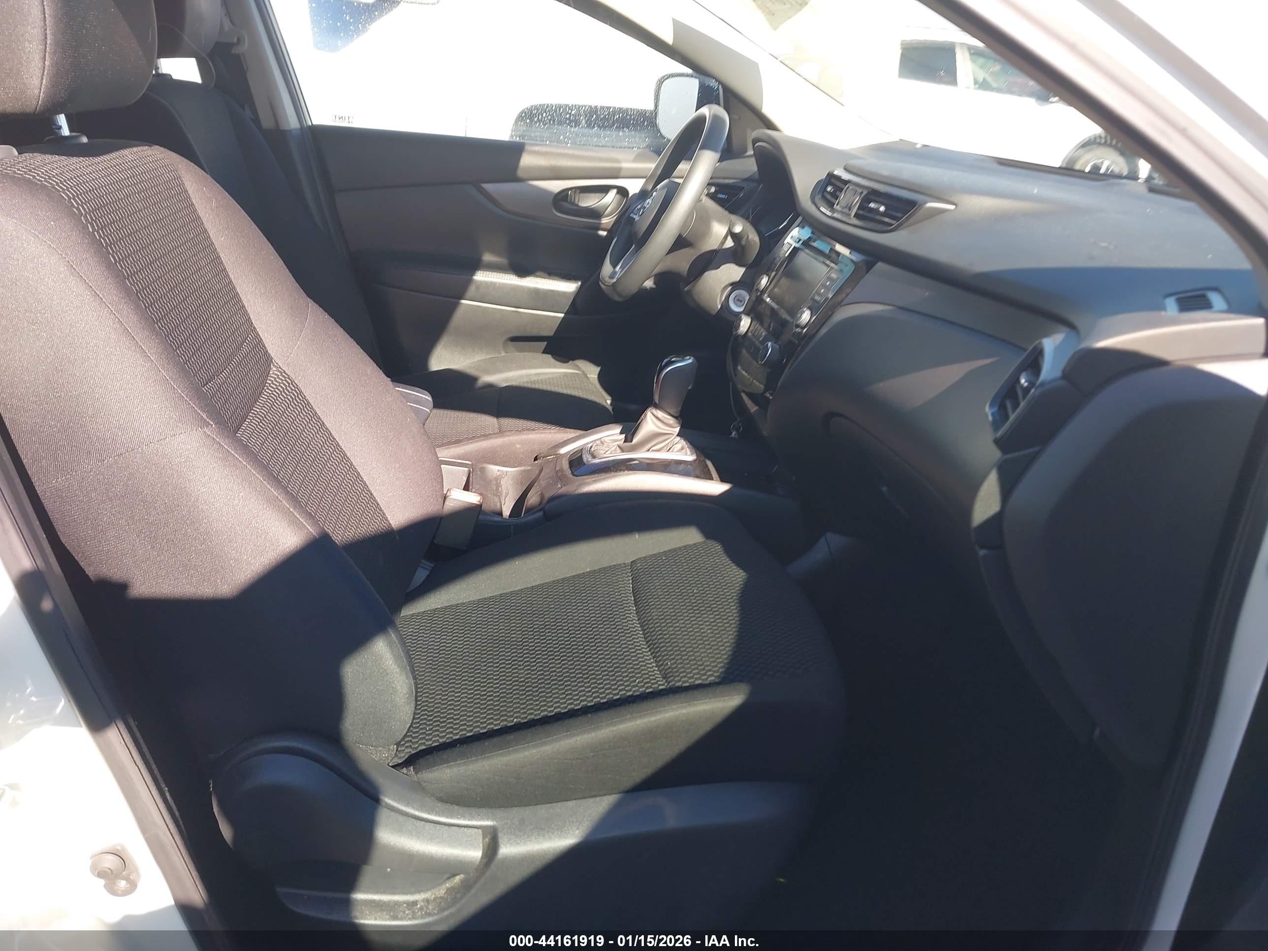 NISSAN ROGUE image 5