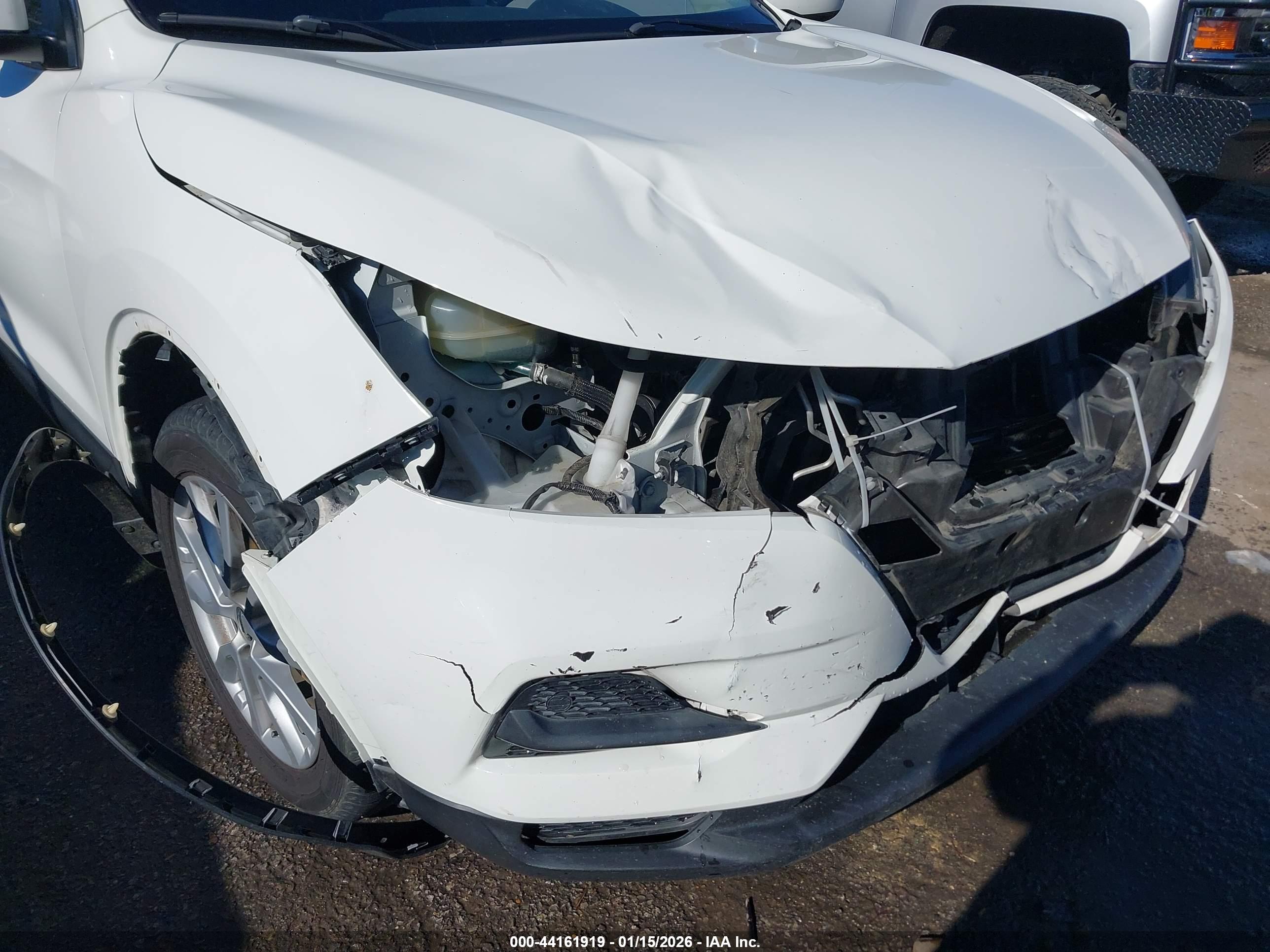 NISSAN ROGUE image 6