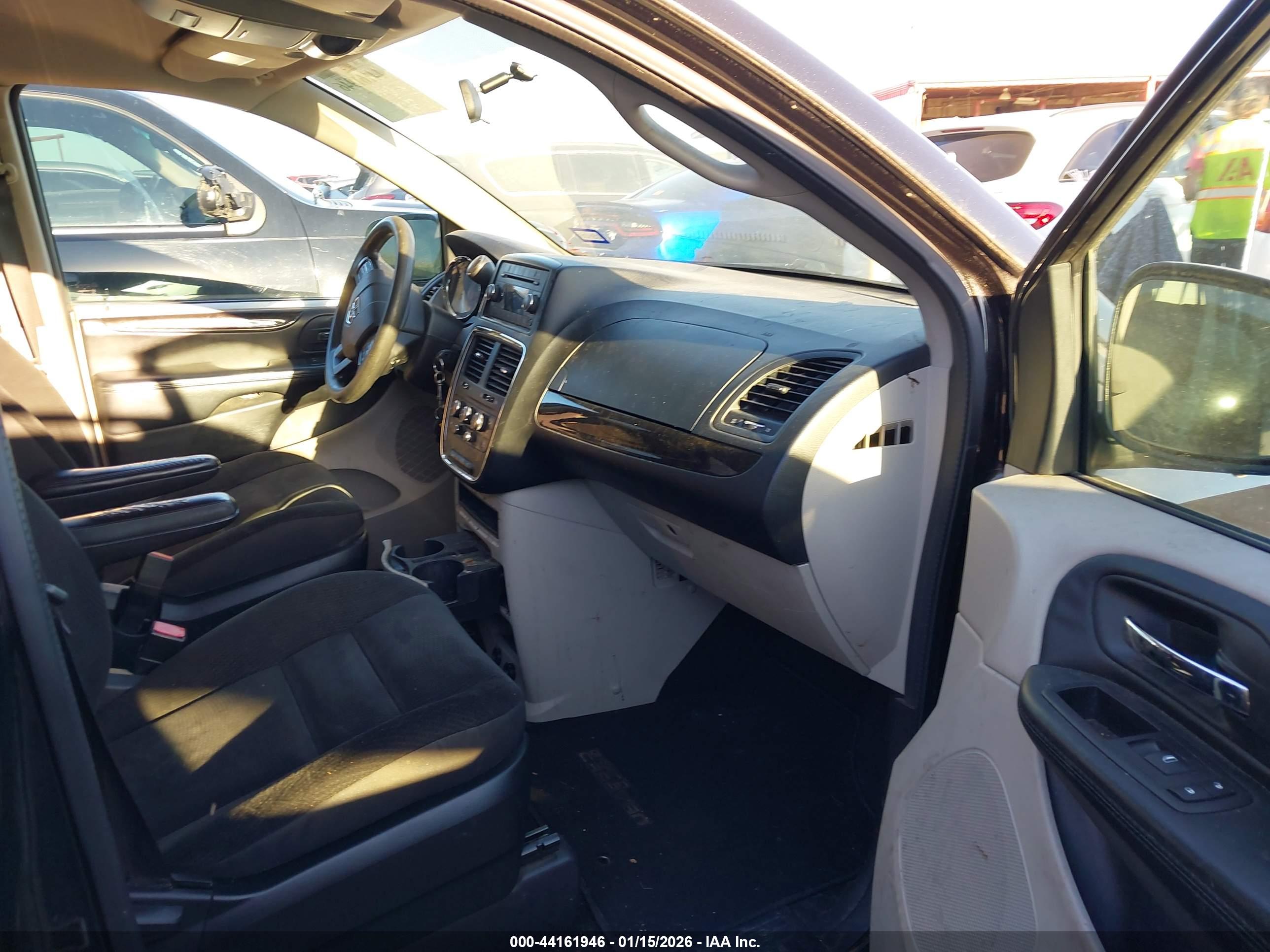 DODGE GRAND image 5