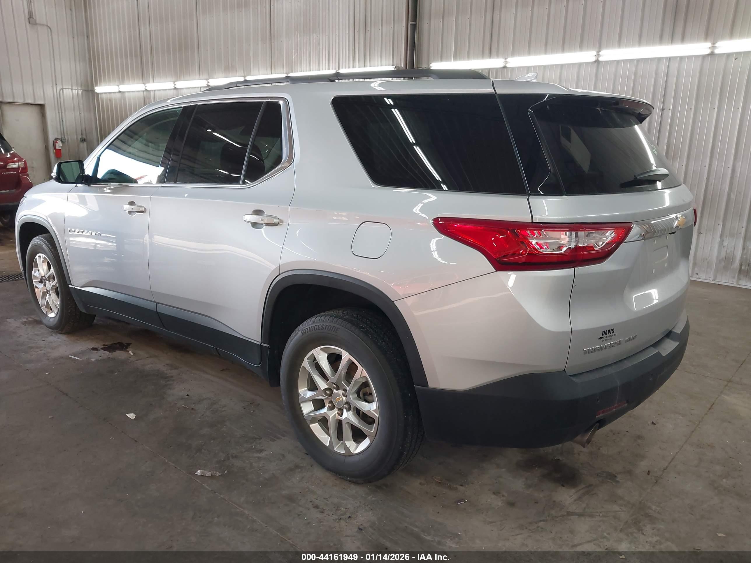 CHEVROLET TRAVERSE image 3