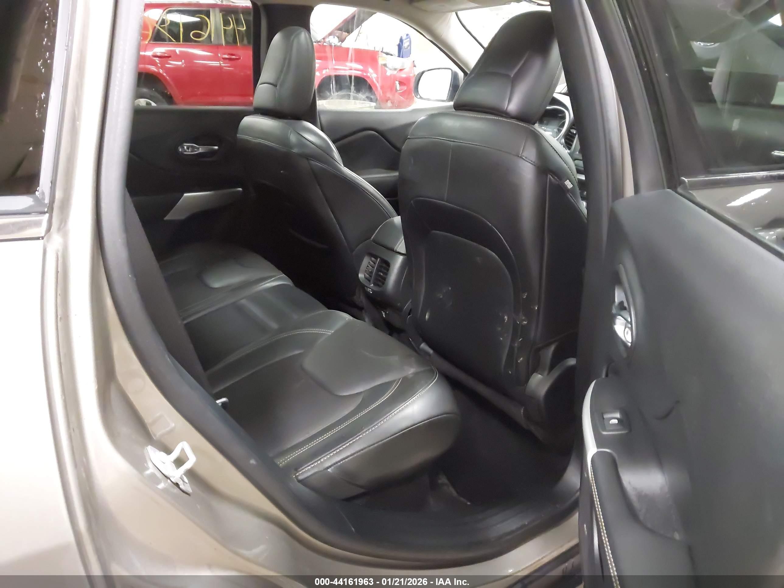 JEEP CHEROKEE image 8