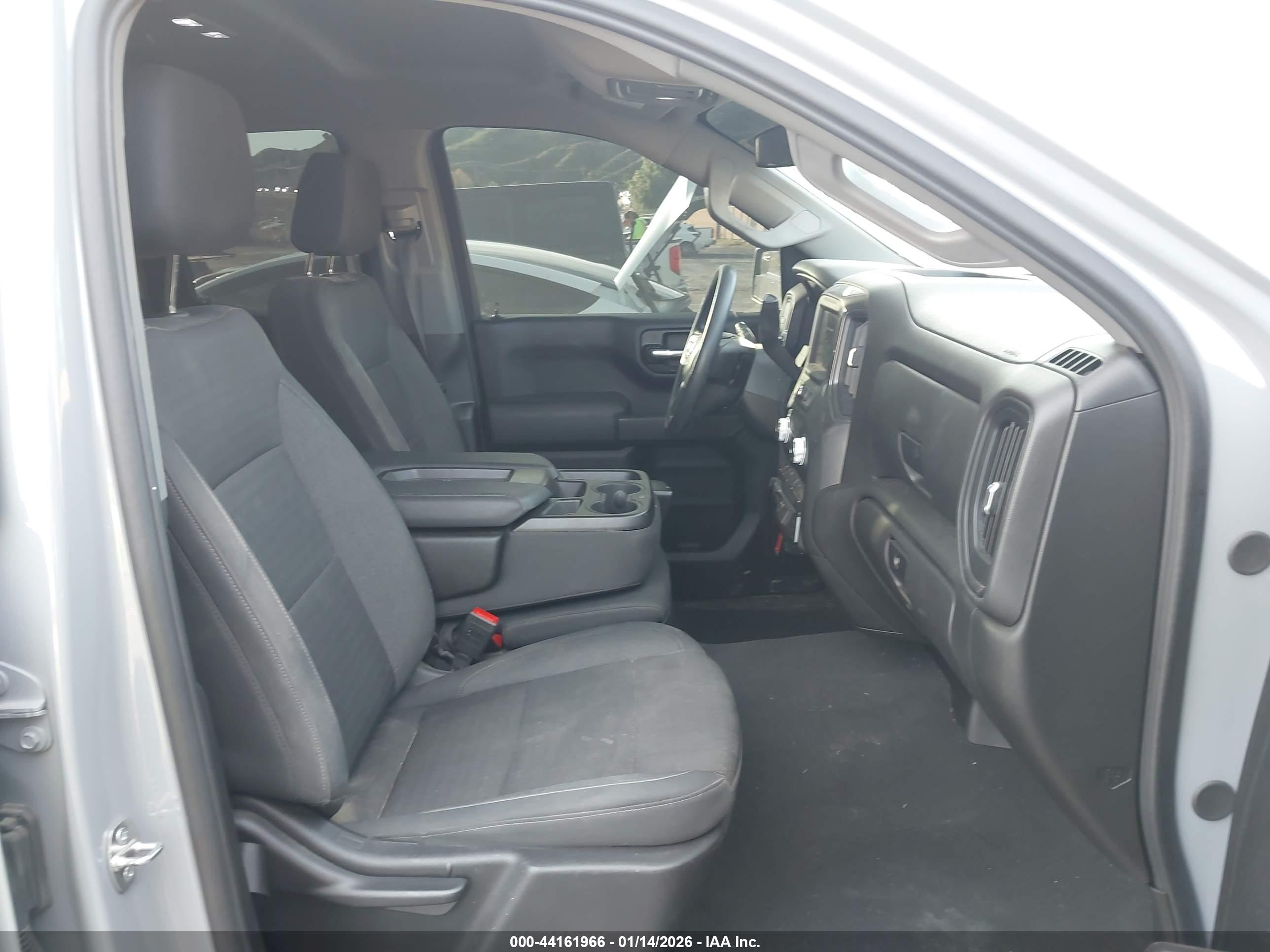 GMC SIERRA image 5