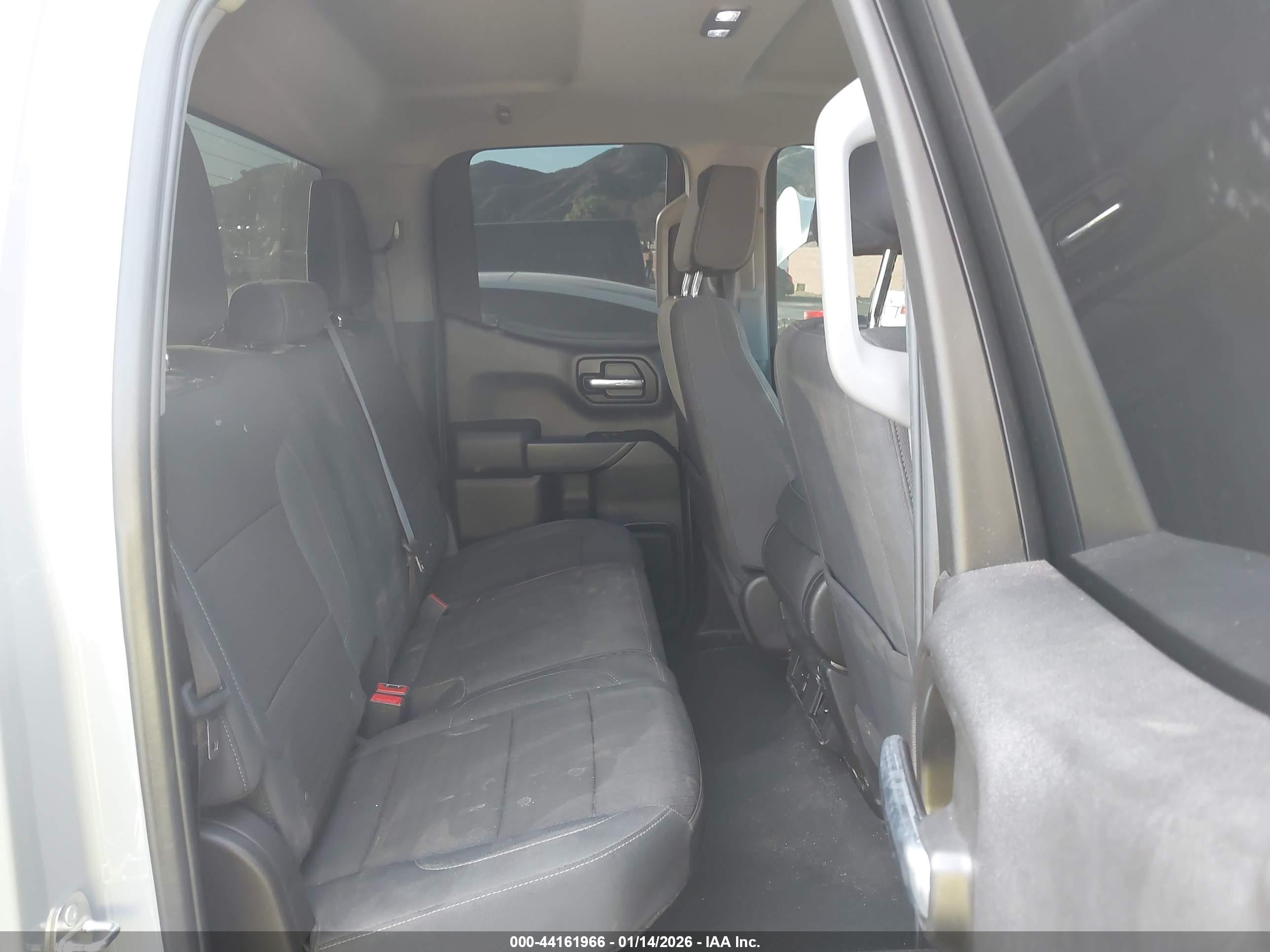GMC SIERRA image 8