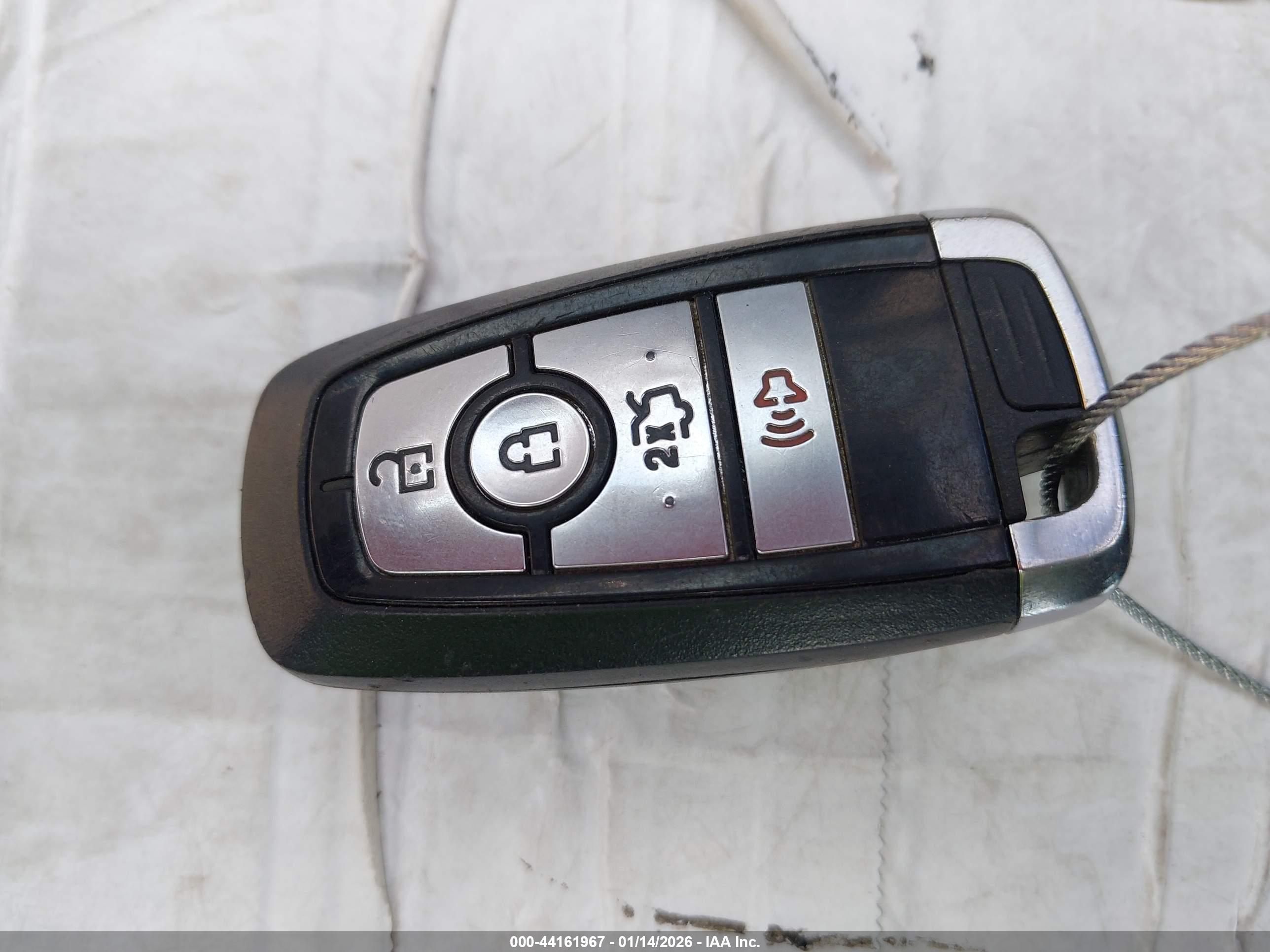 FORD FUSION image 11