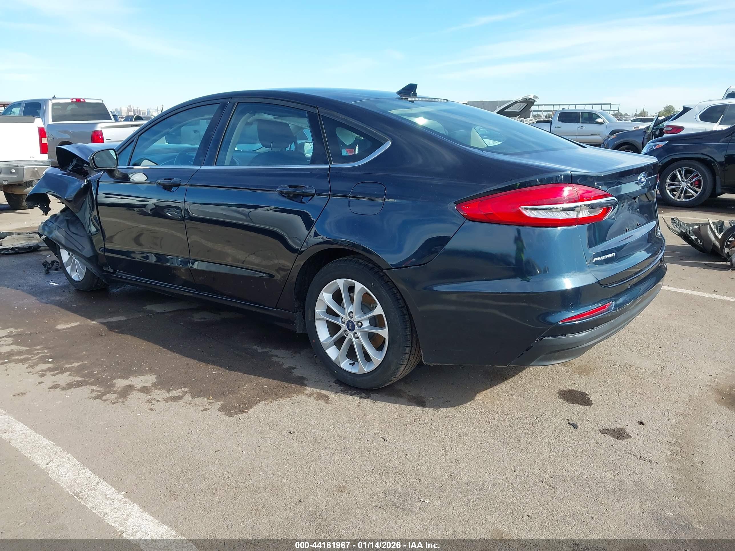 FORD FUSION image 3
