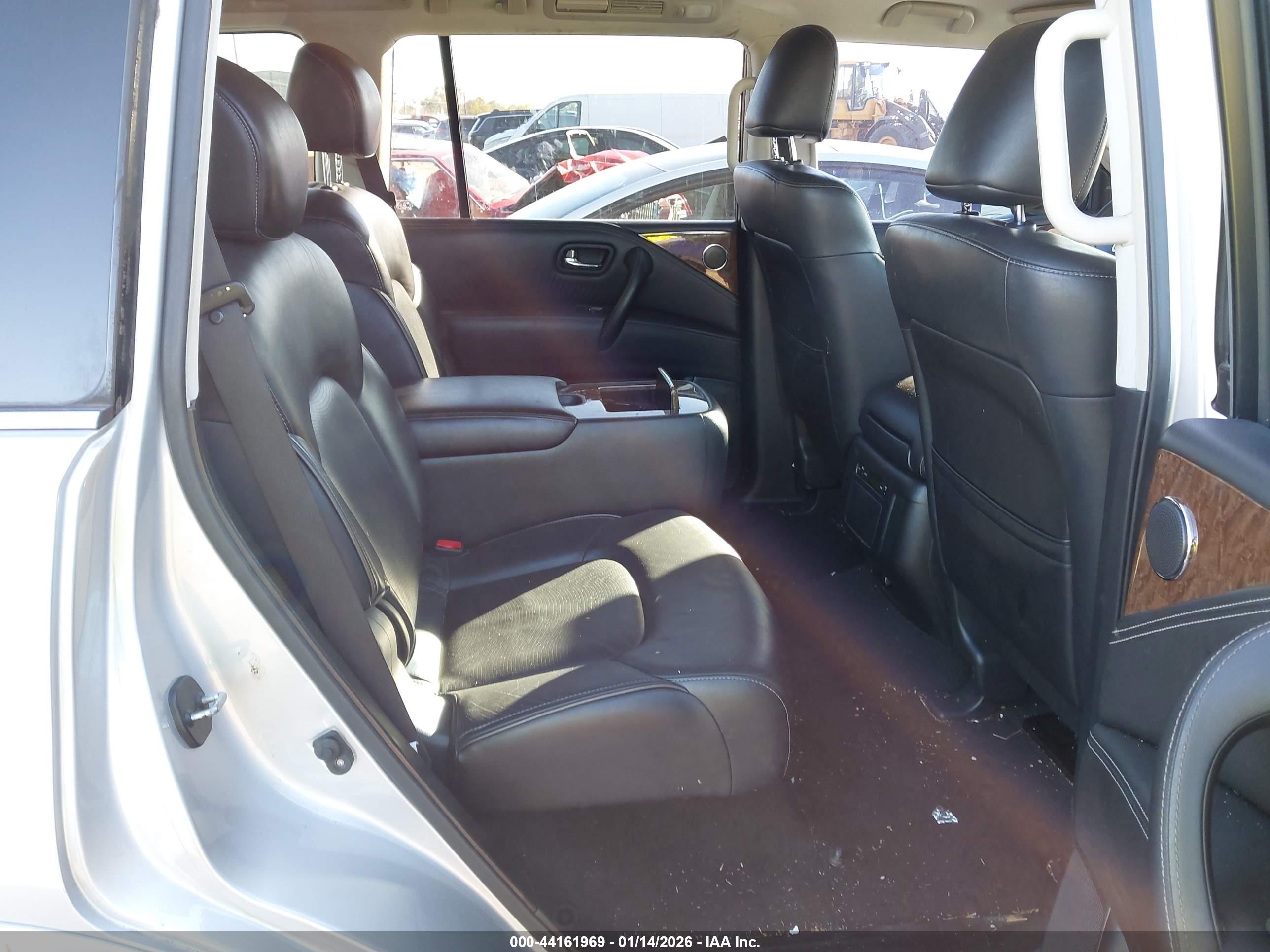 INFINITI QX80 image 8