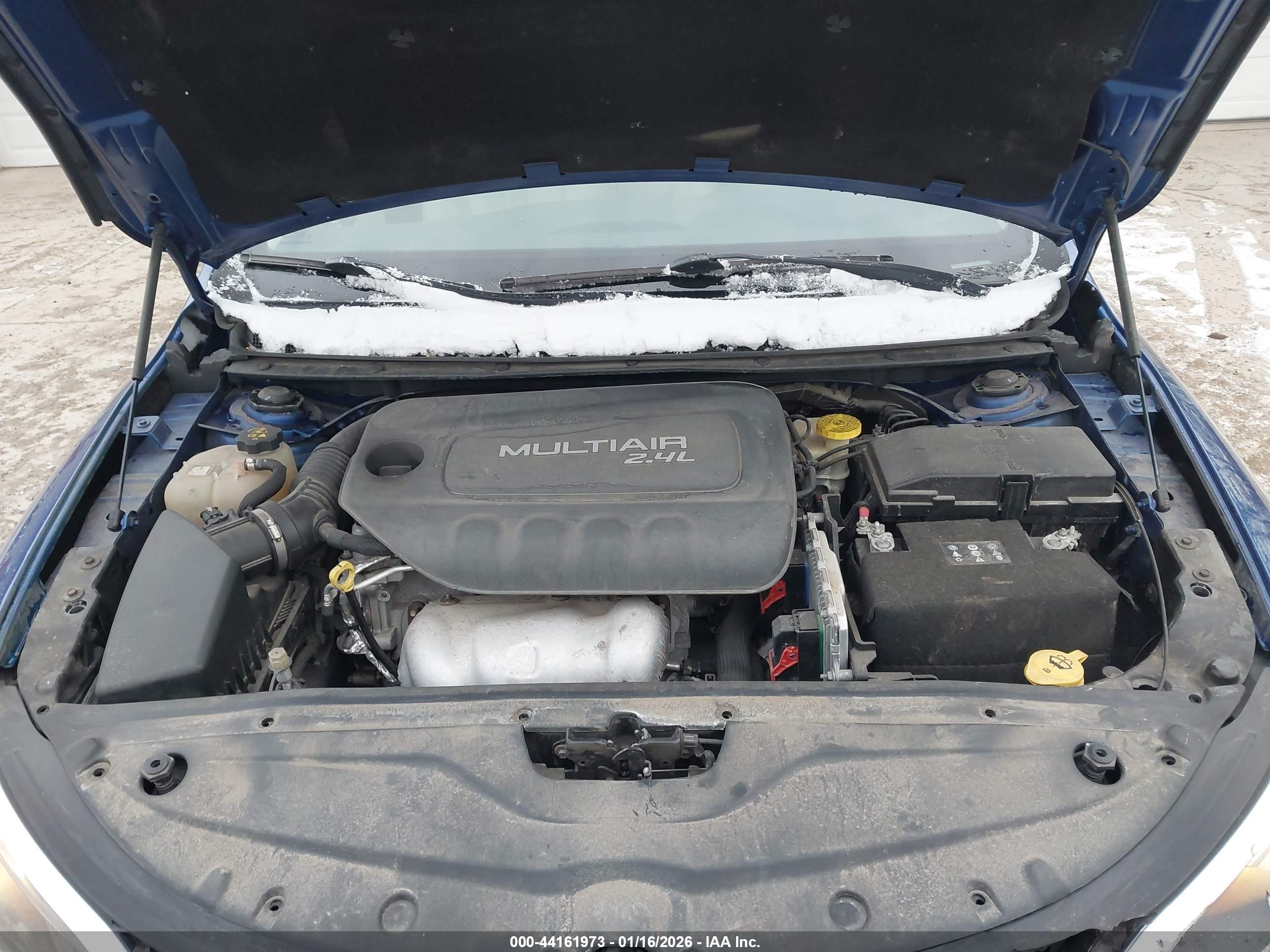 CHRYSLER 200 image 10