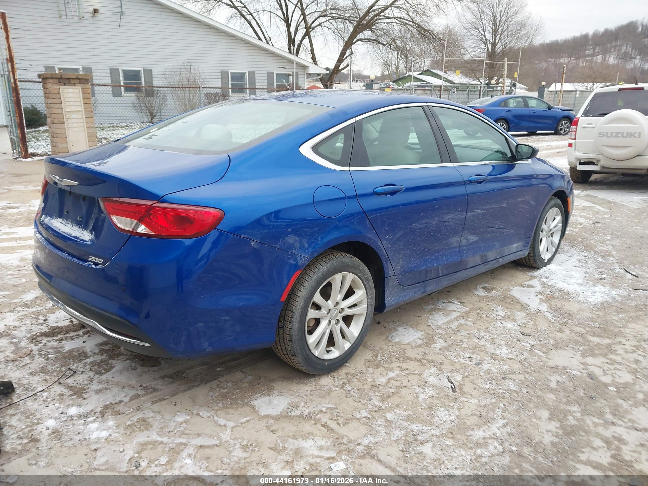 CHRYSLER 200 image 4