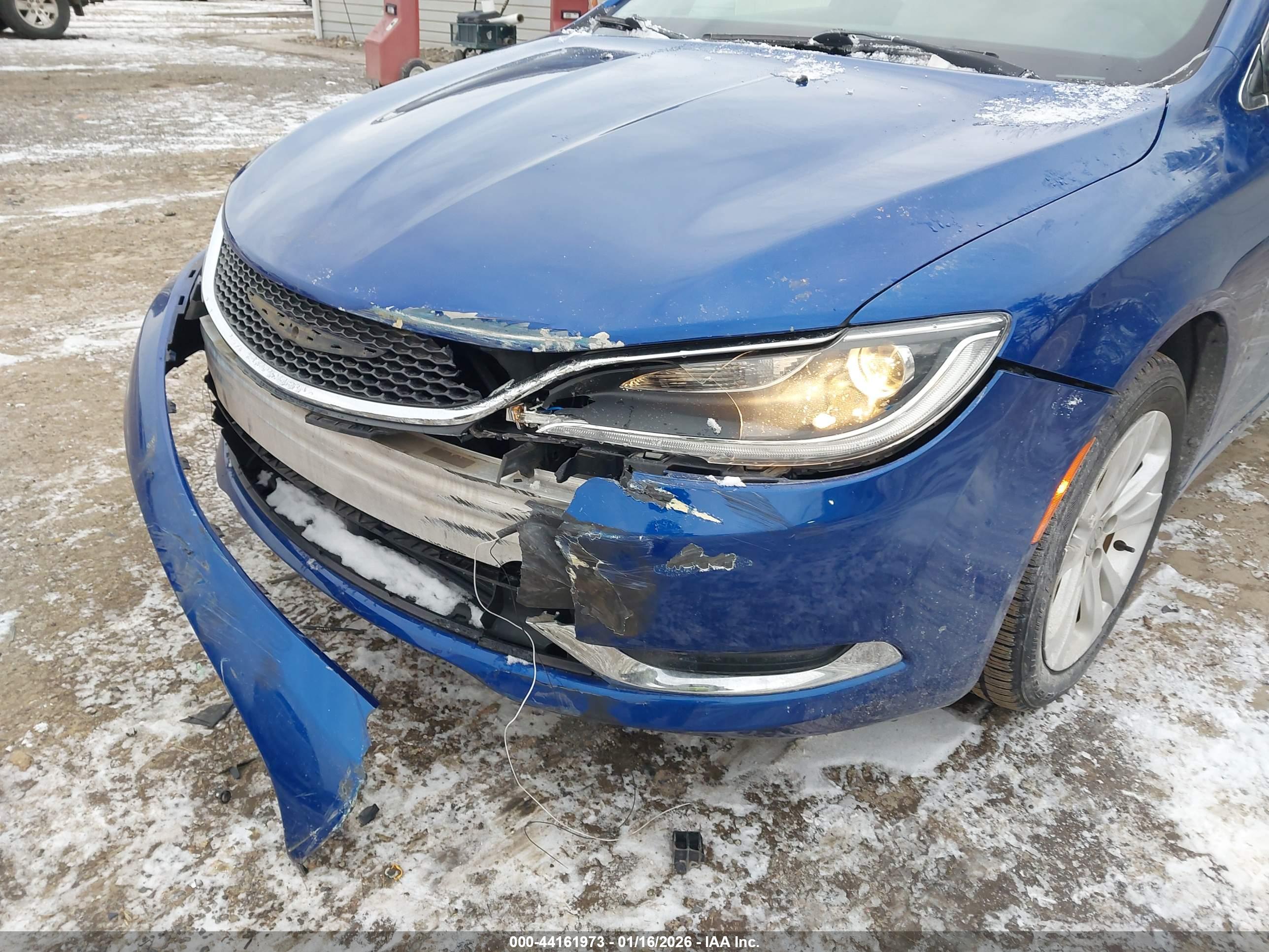 CHRYSLER 200 image 6