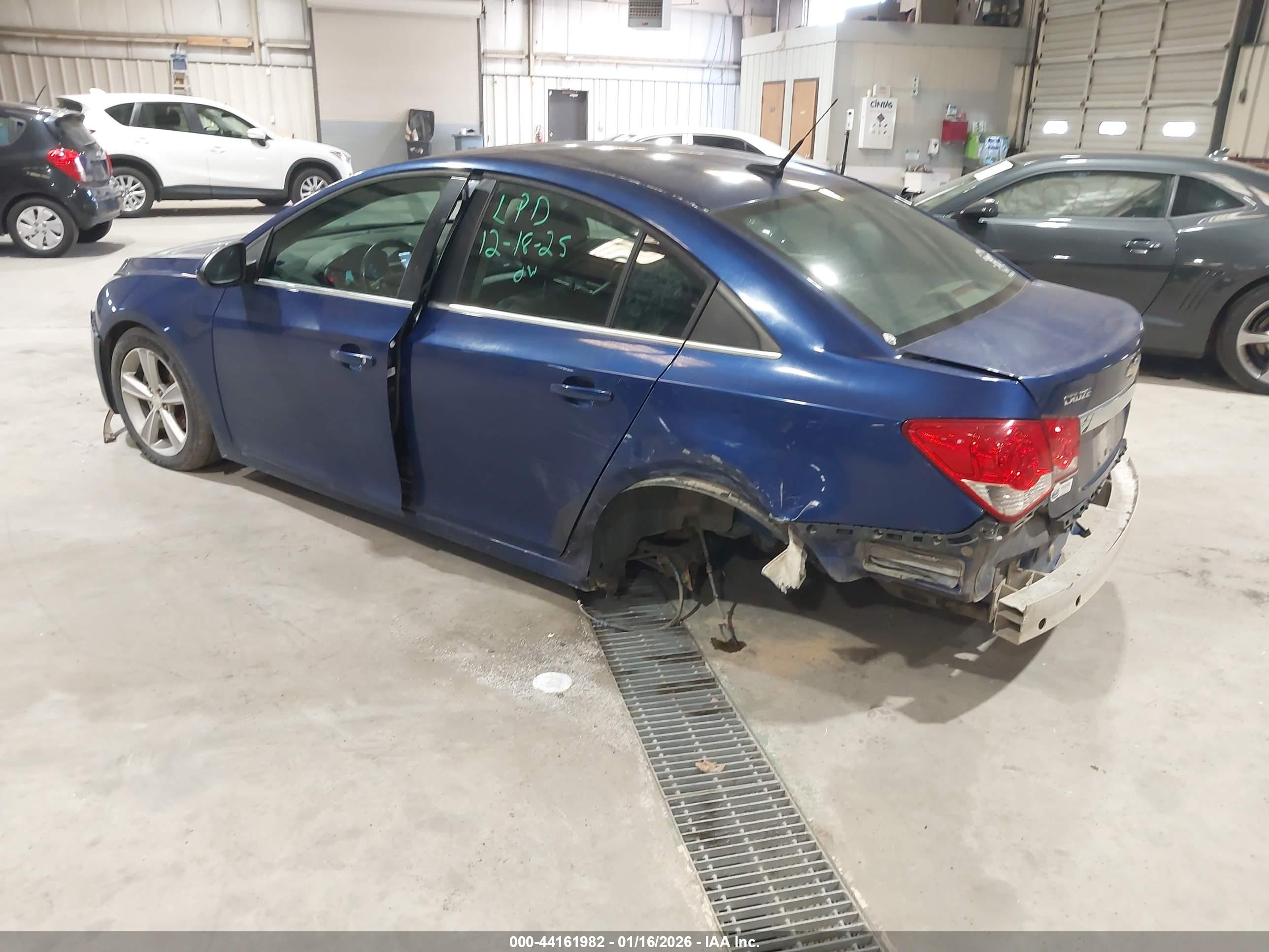 CHEVROLET CRUZE image 3