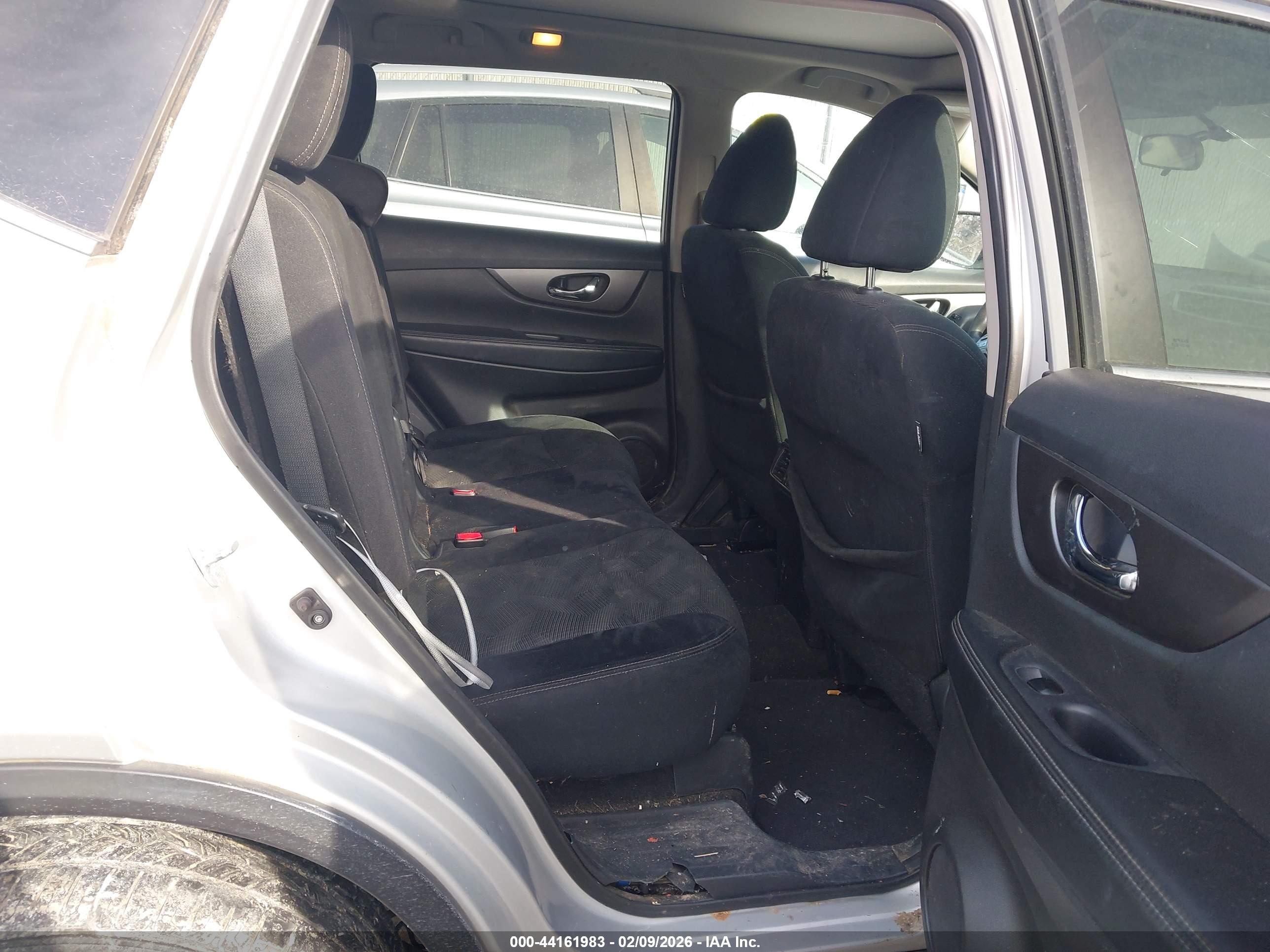 NISSAN ROGUE image 8