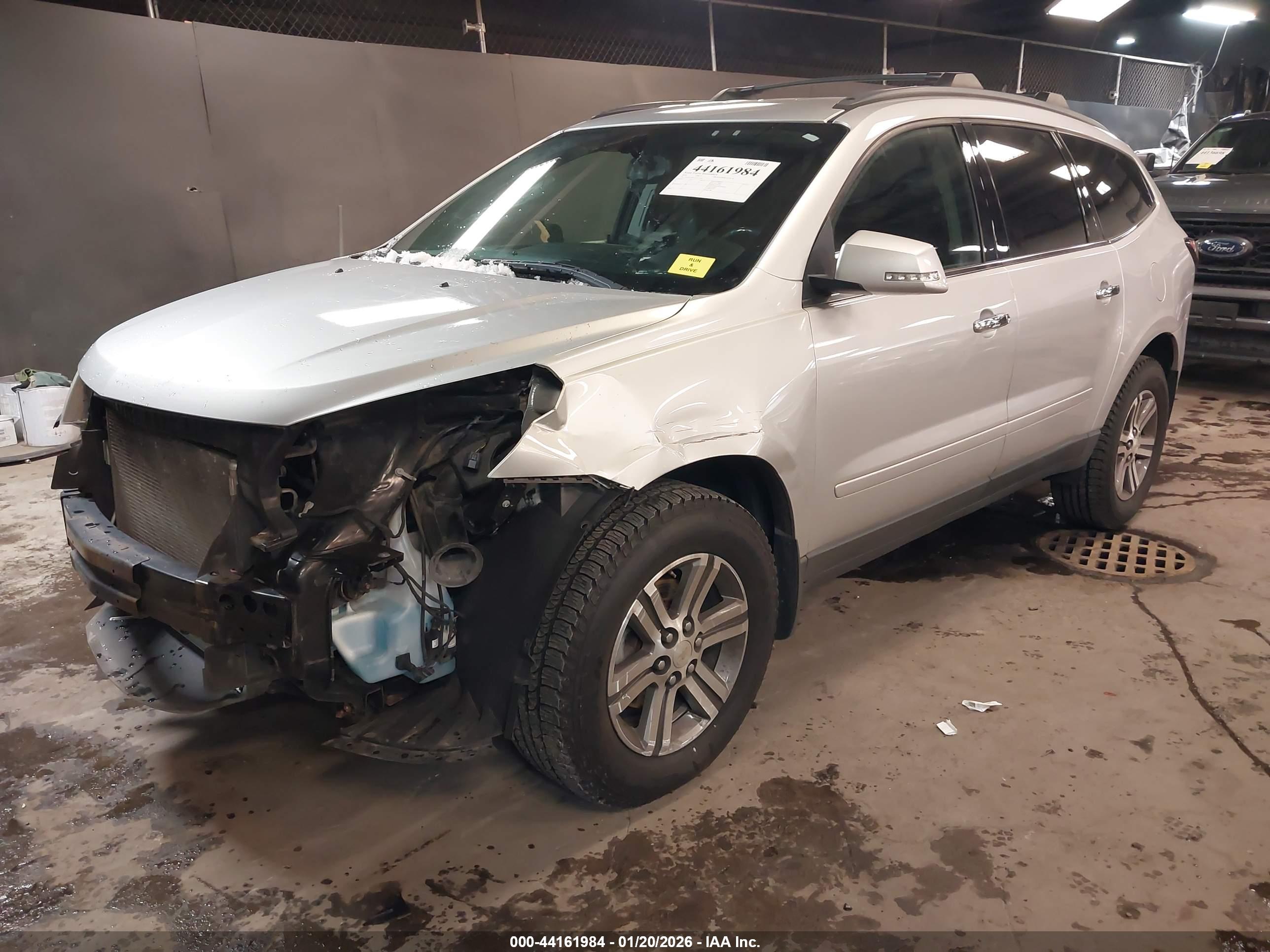 CHEVROLET TRAVERSE image 2