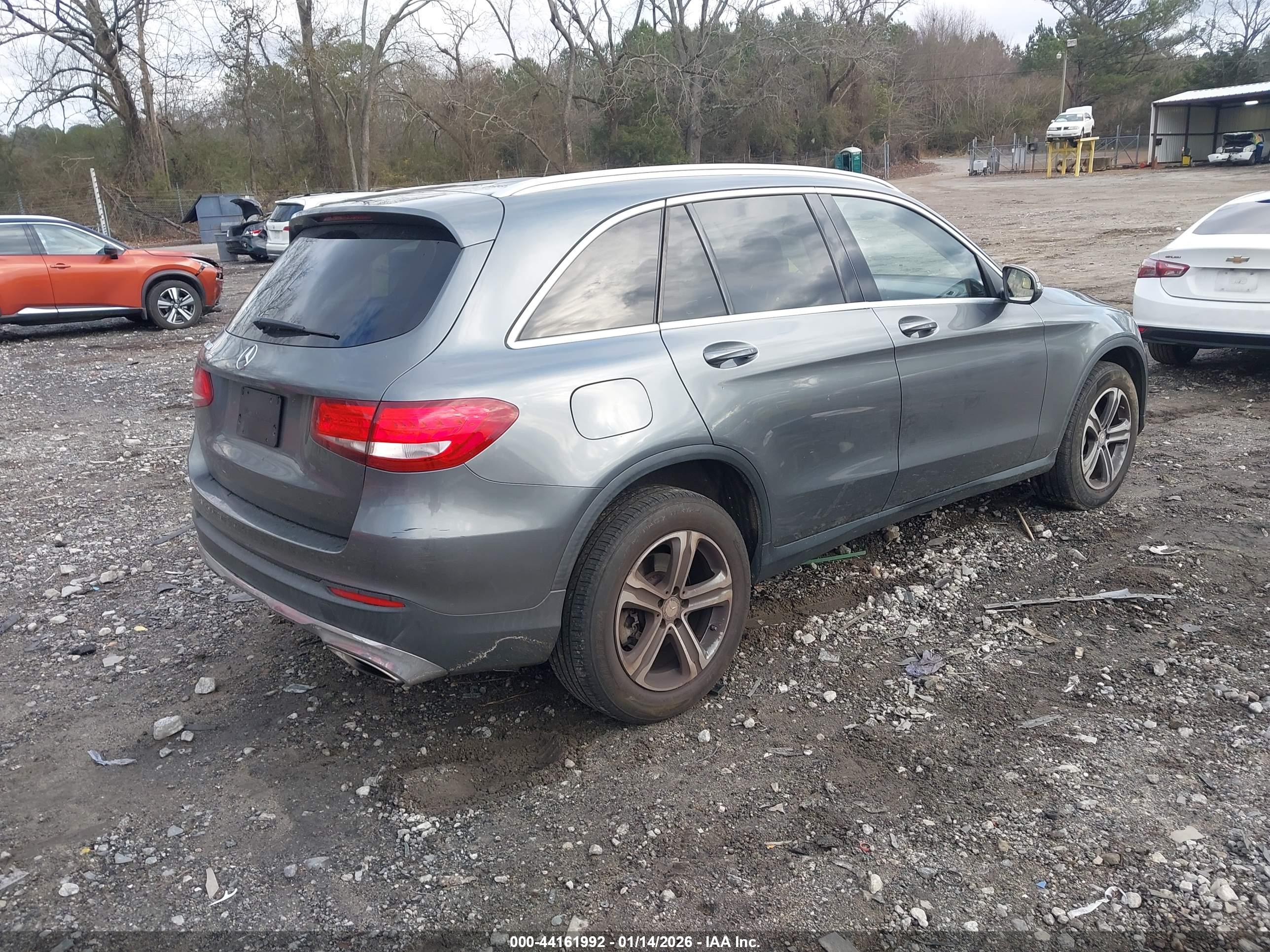 MERCEDES-BENZ GLC image 4