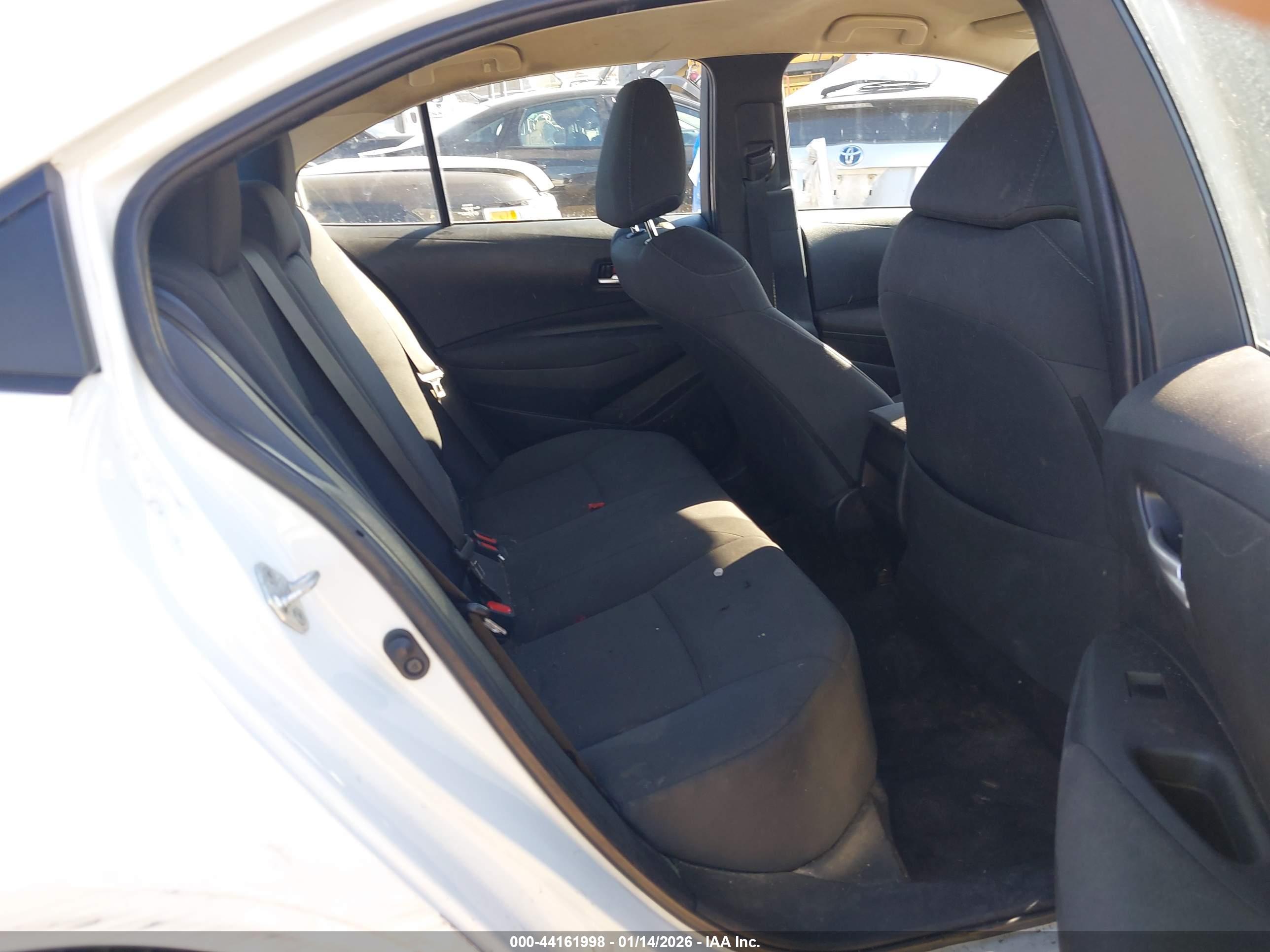 TOYOTA COROLLA image 8