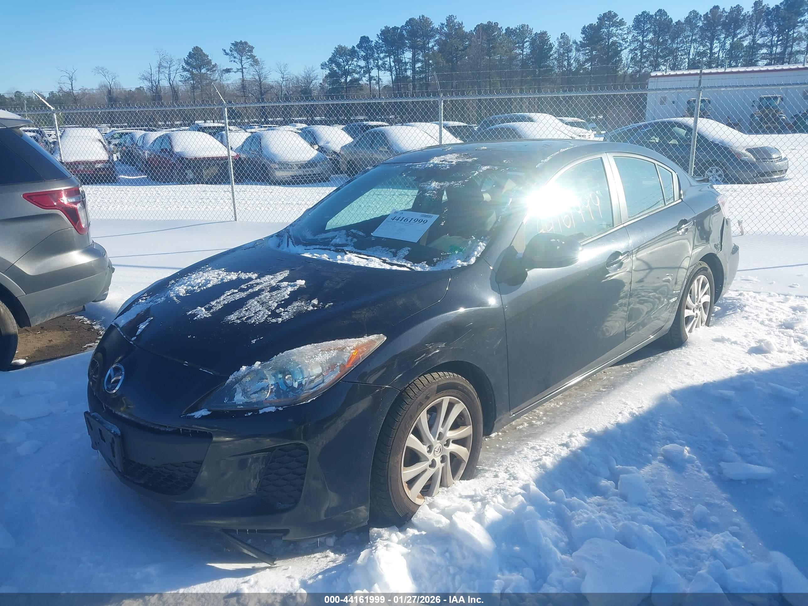 MAZDA MAZDA3 image 2