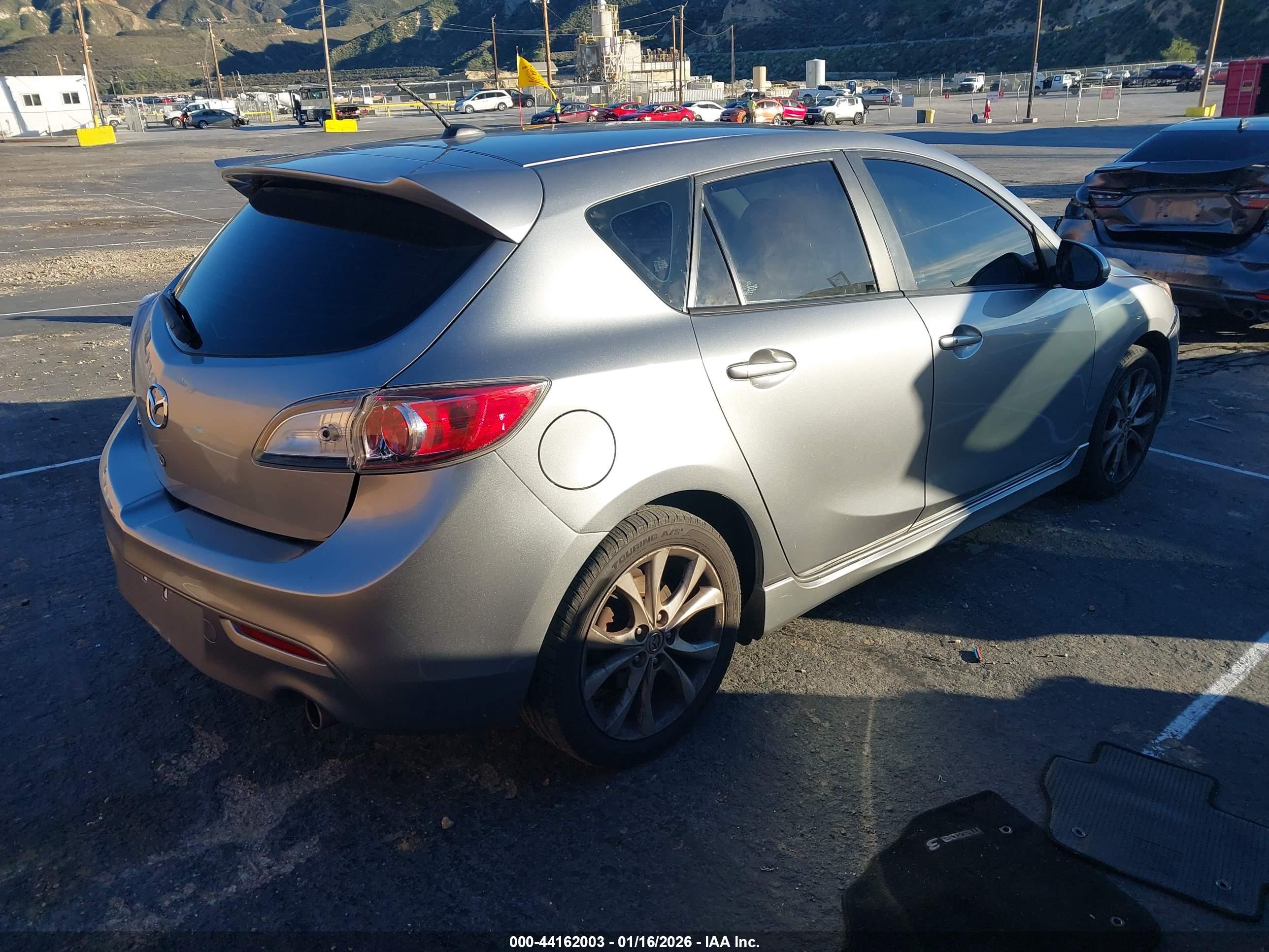 MAZDA MAZDA3 image 4