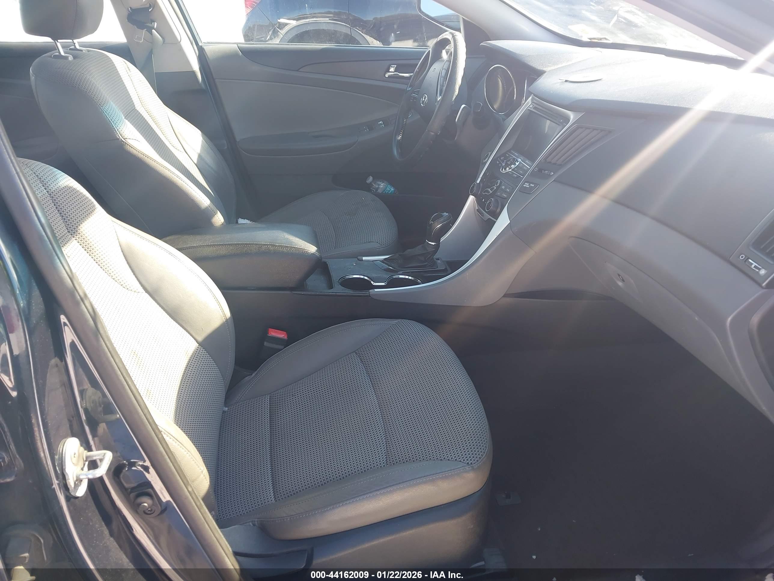 HYUNDAI SONATA image 5